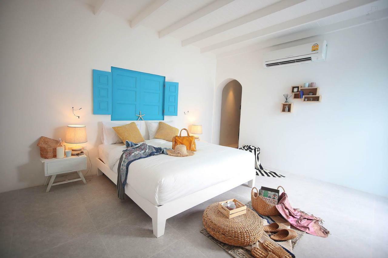 Santorini Park Resort