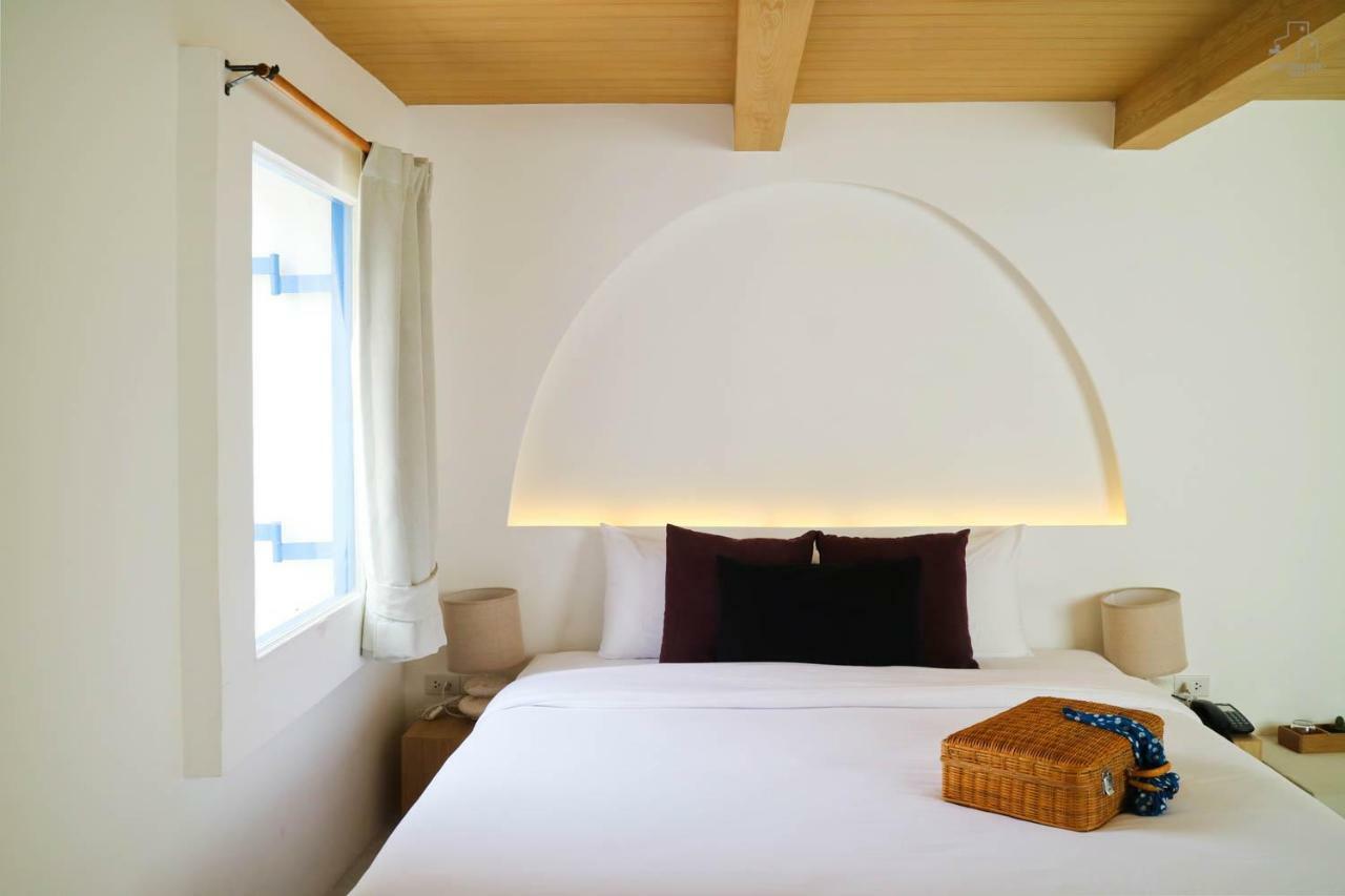 Santorini Park Resort