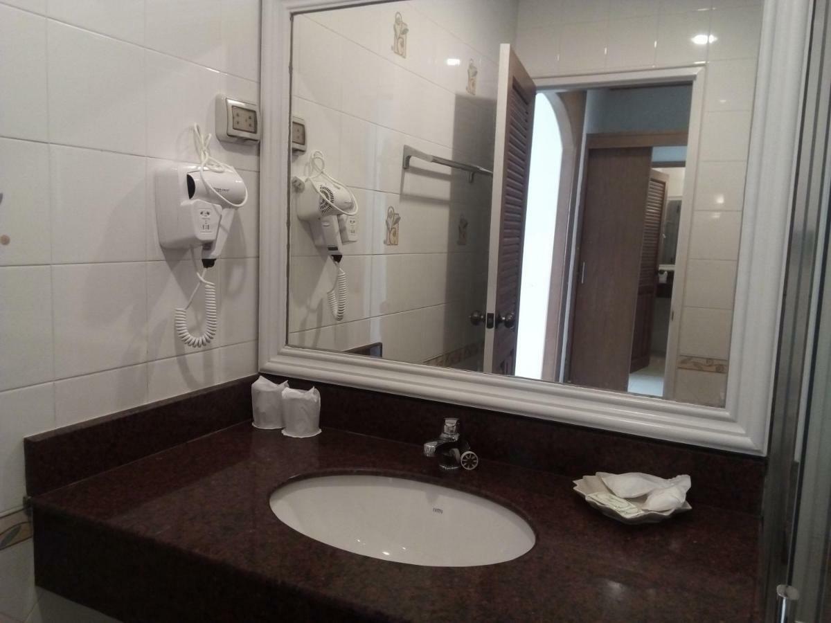Seaview Sriracha Hotel 3*