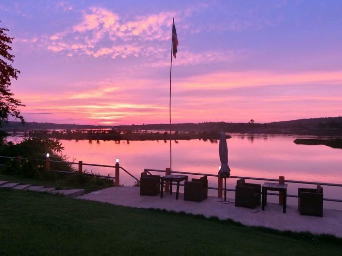 Orchid Riverside 4*