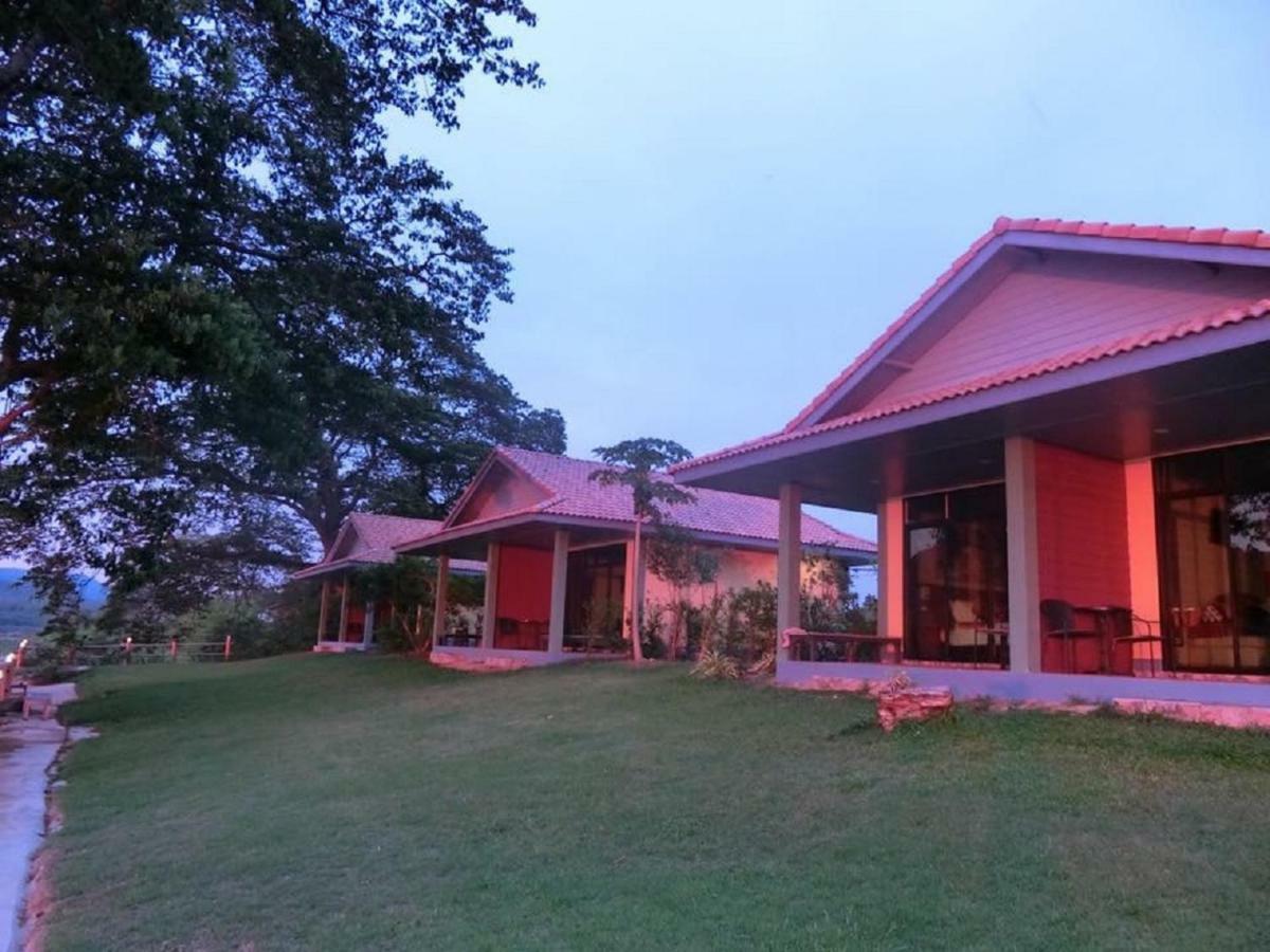 Orchid Riverside Resort 4*