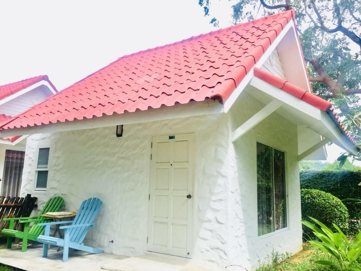 Resort Haadsaikaew Bankrut Bang Saphan