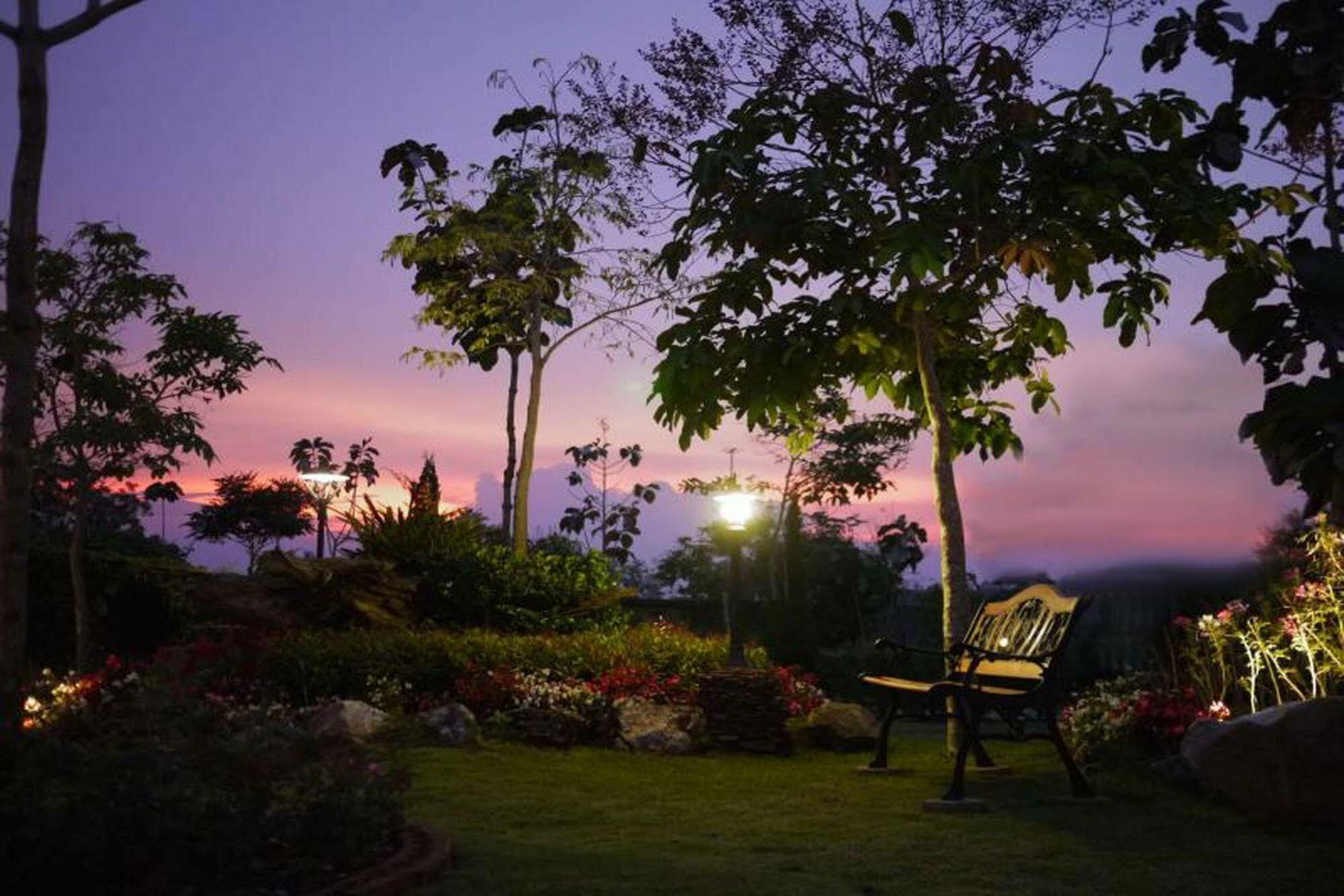 Phukumhom Khao Yai Resort Wangkata