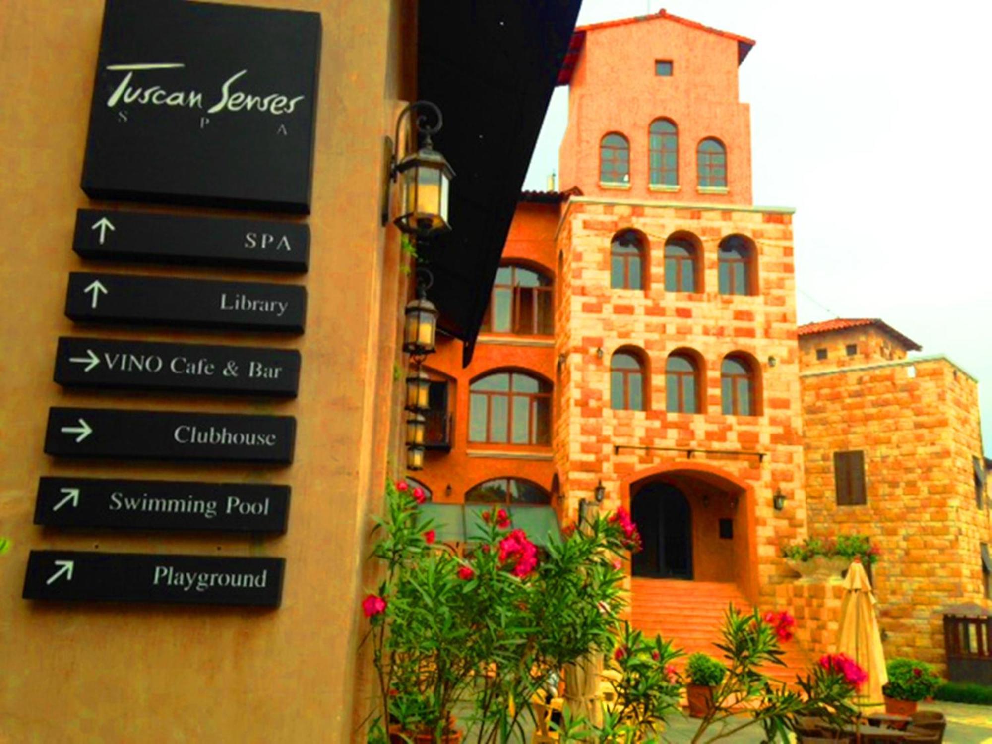 Toscana Town Square Suites 4* Mu Si