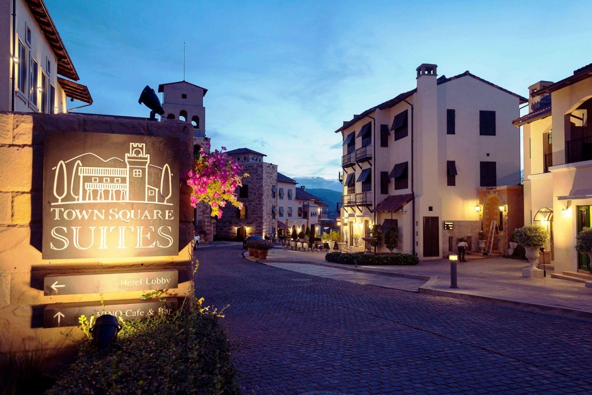Toscana Town Square Suites Hotel