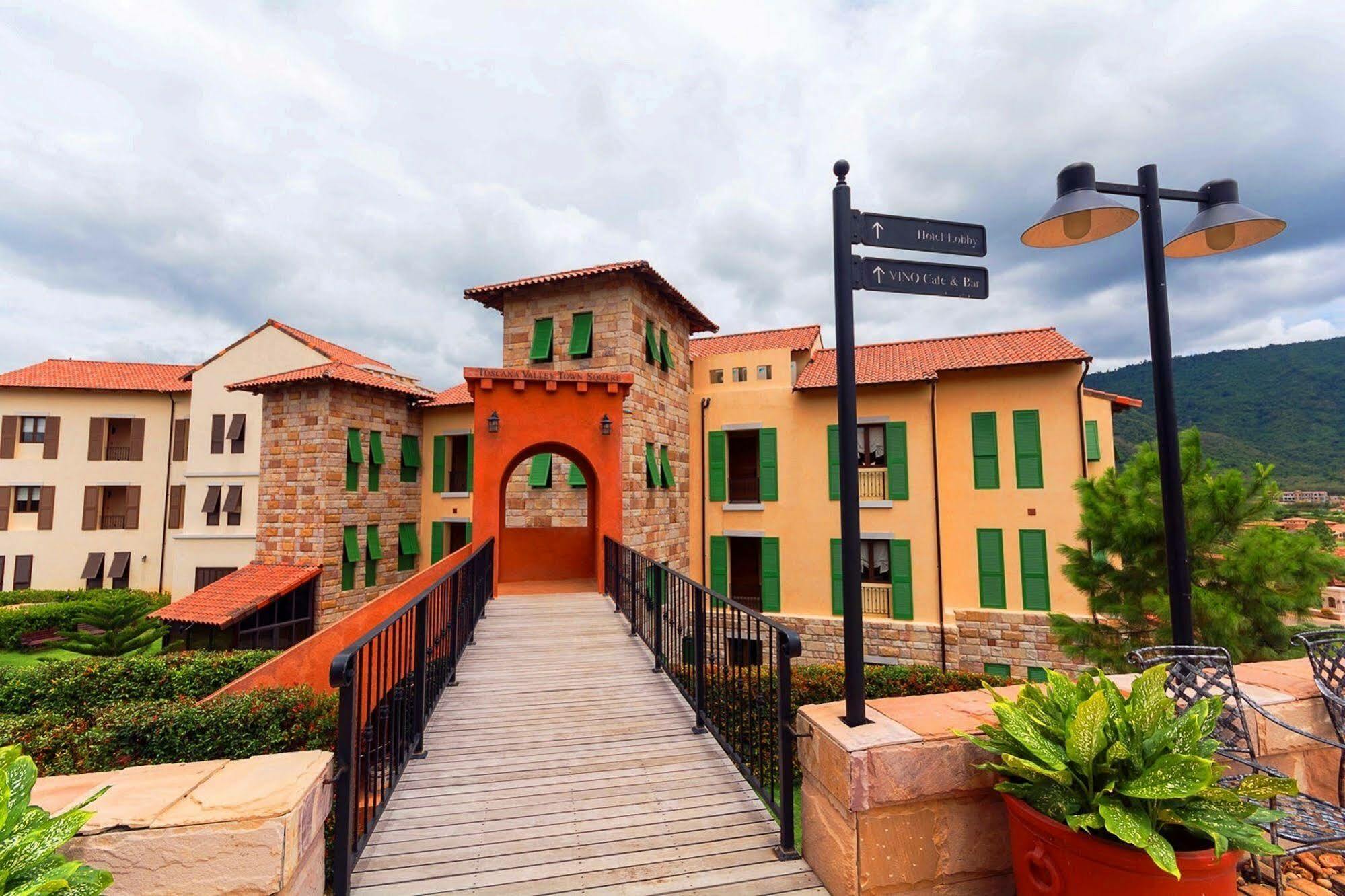 Hotel Toscana Town Square Suites Mu Si