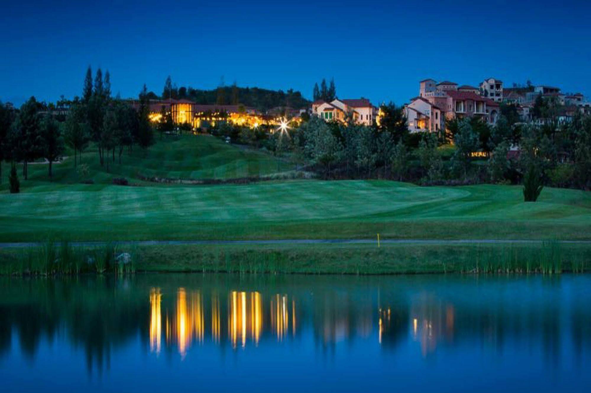 Toscana Town Square Suites Hotel