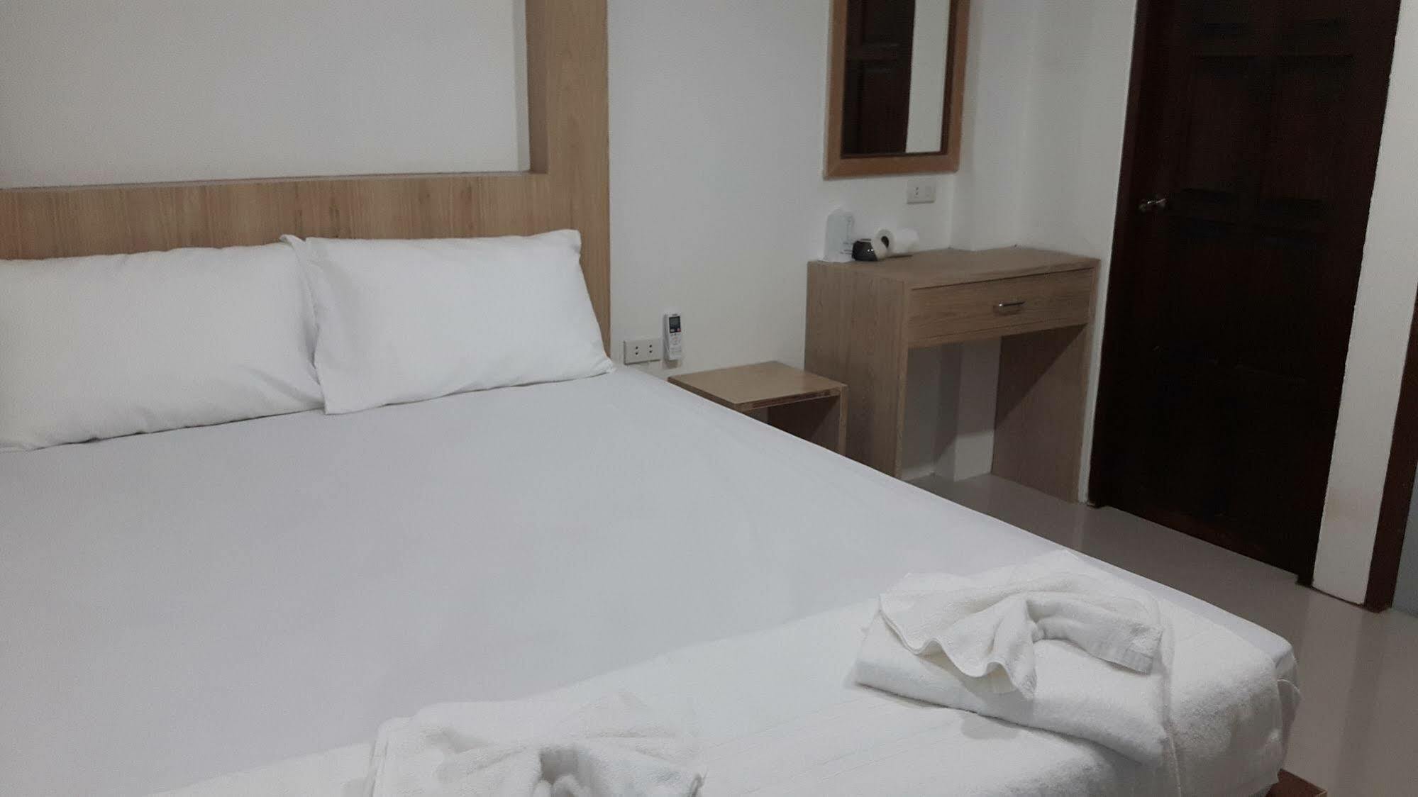 Ruang Thong 2*