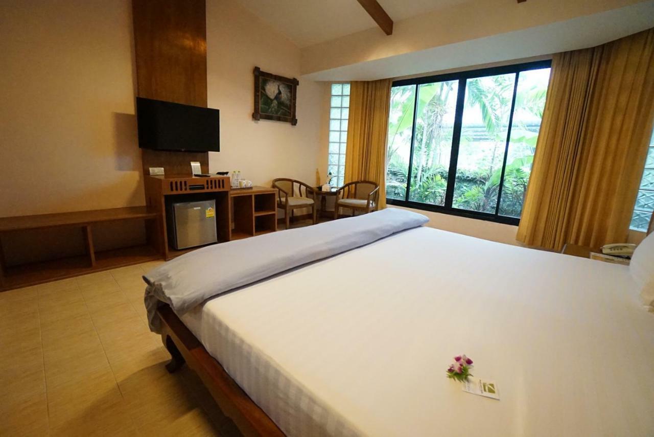 Country View Hotel