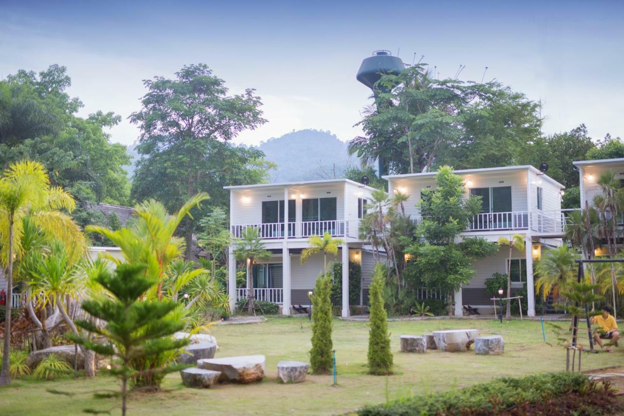 Tharapana Khaoyai 3*