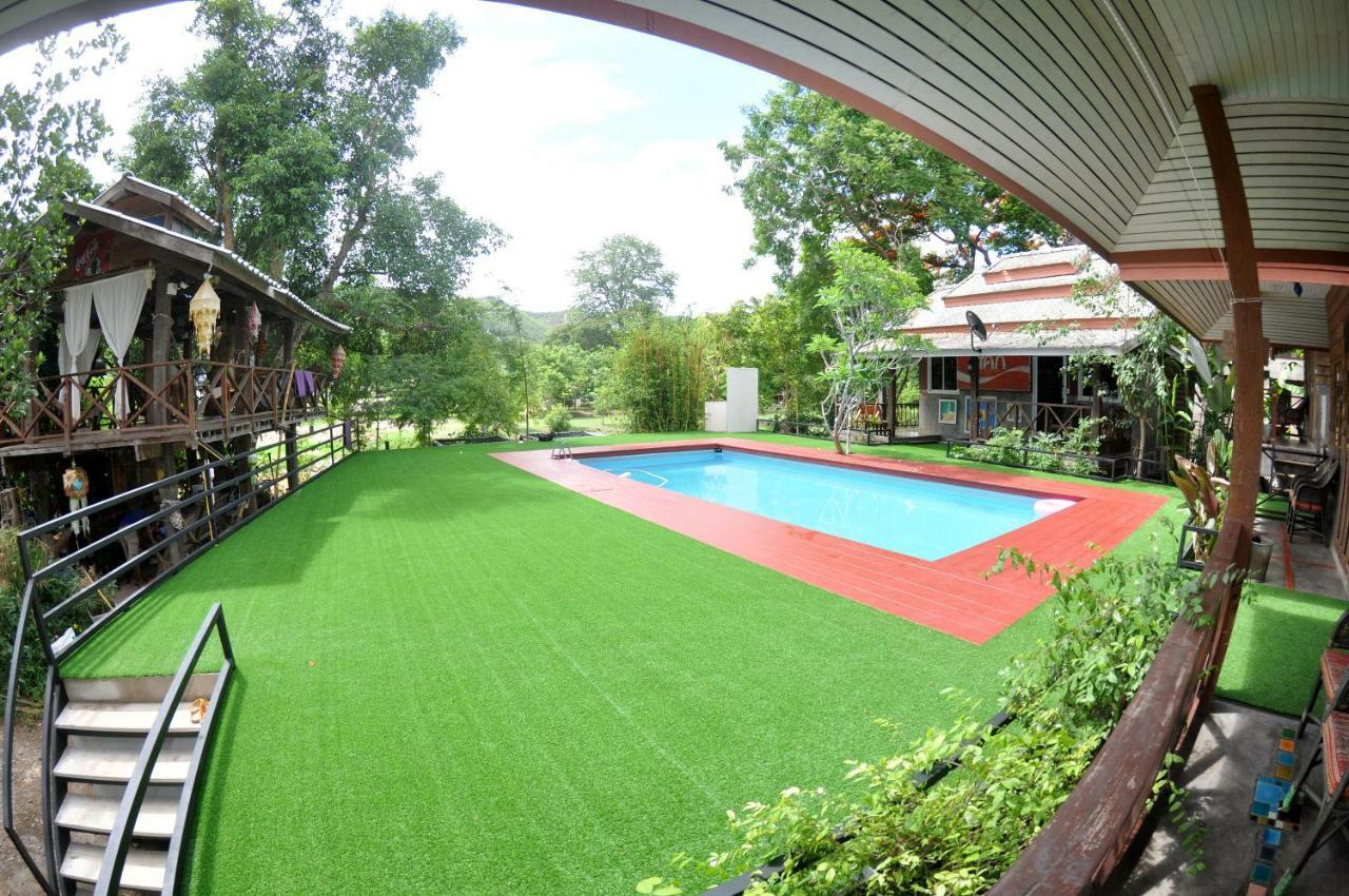Sawasdeepai River Guest house 2*