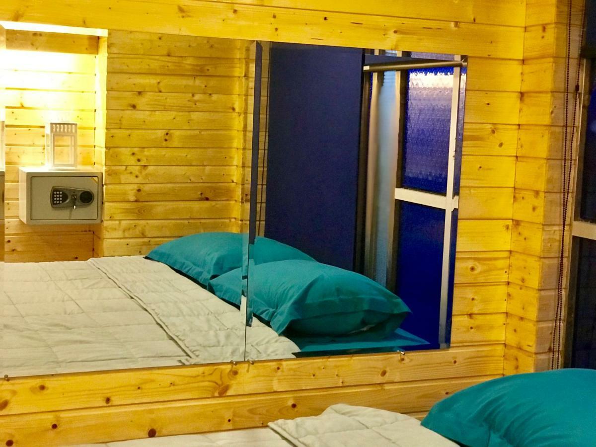 Blu Ari Stylish Gay Poshtel Albergue