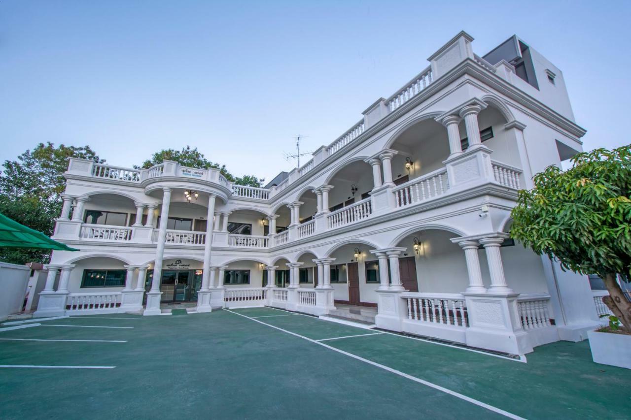 Happiness Hotel