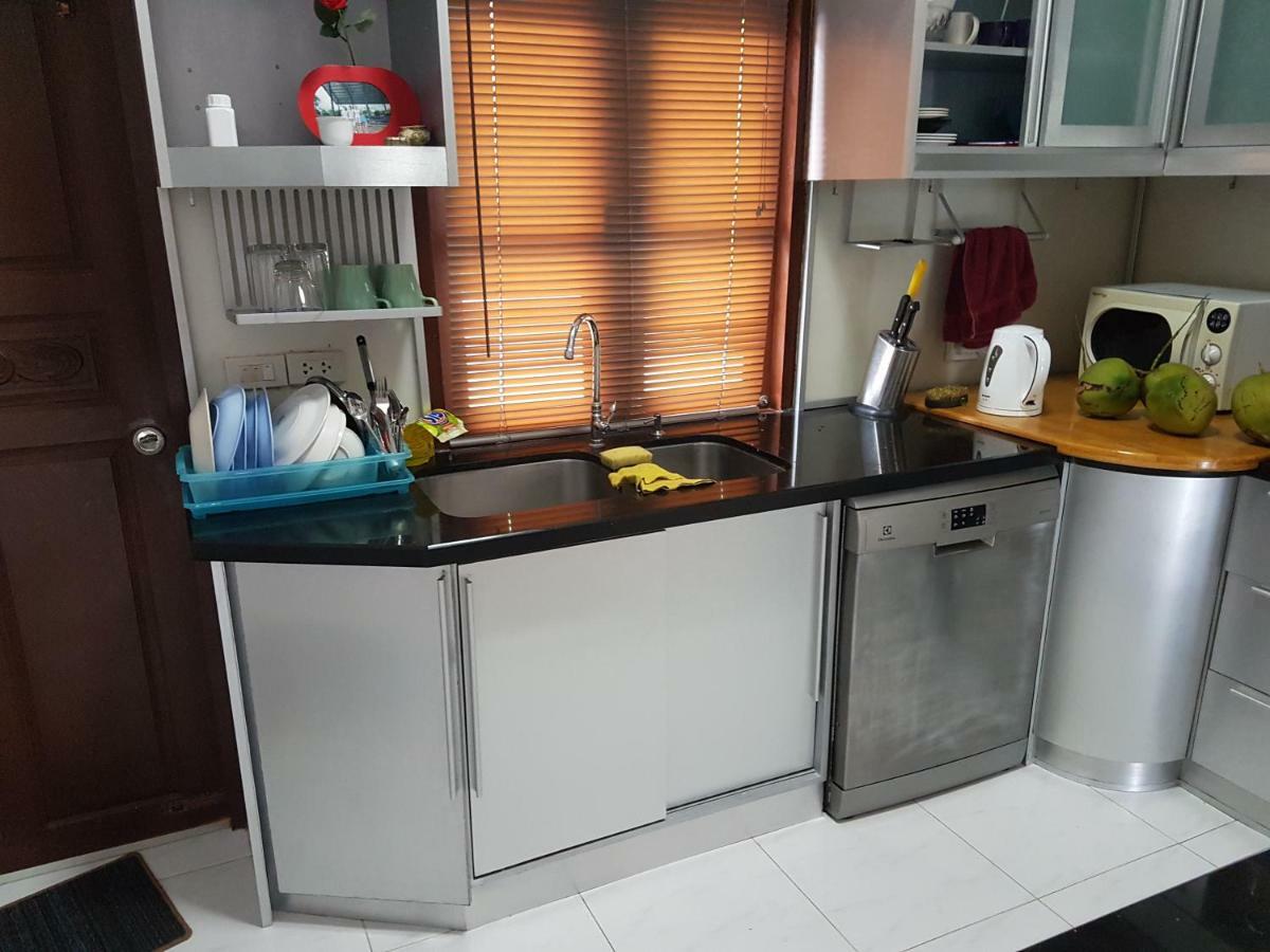 - Baan Dusit Pattaya * Ban Nong Hin (Prachuap Khiri Khan)