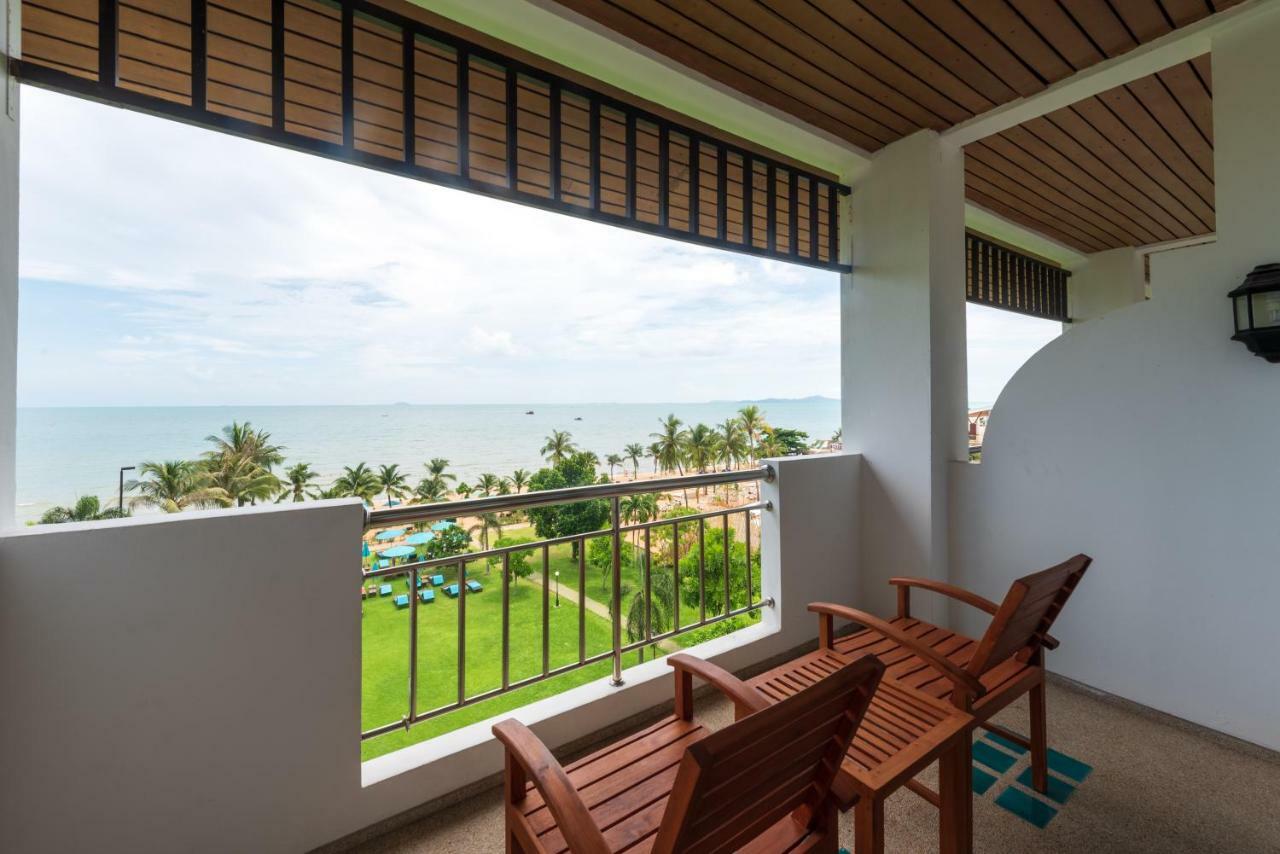 Pinnacle Grand Jomtien And Club 4*