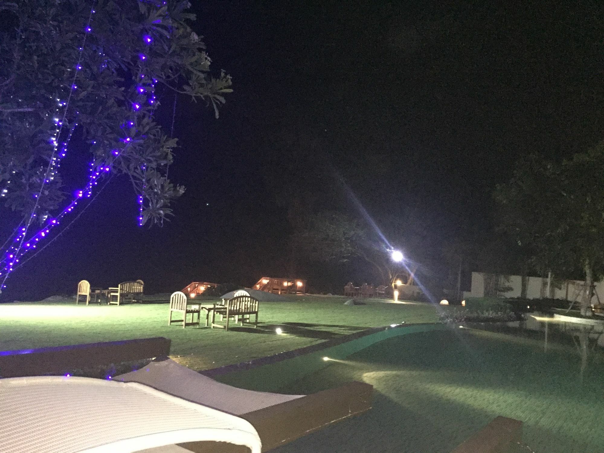 Away Baan Nub Kluen Front Apartment Khao Tao