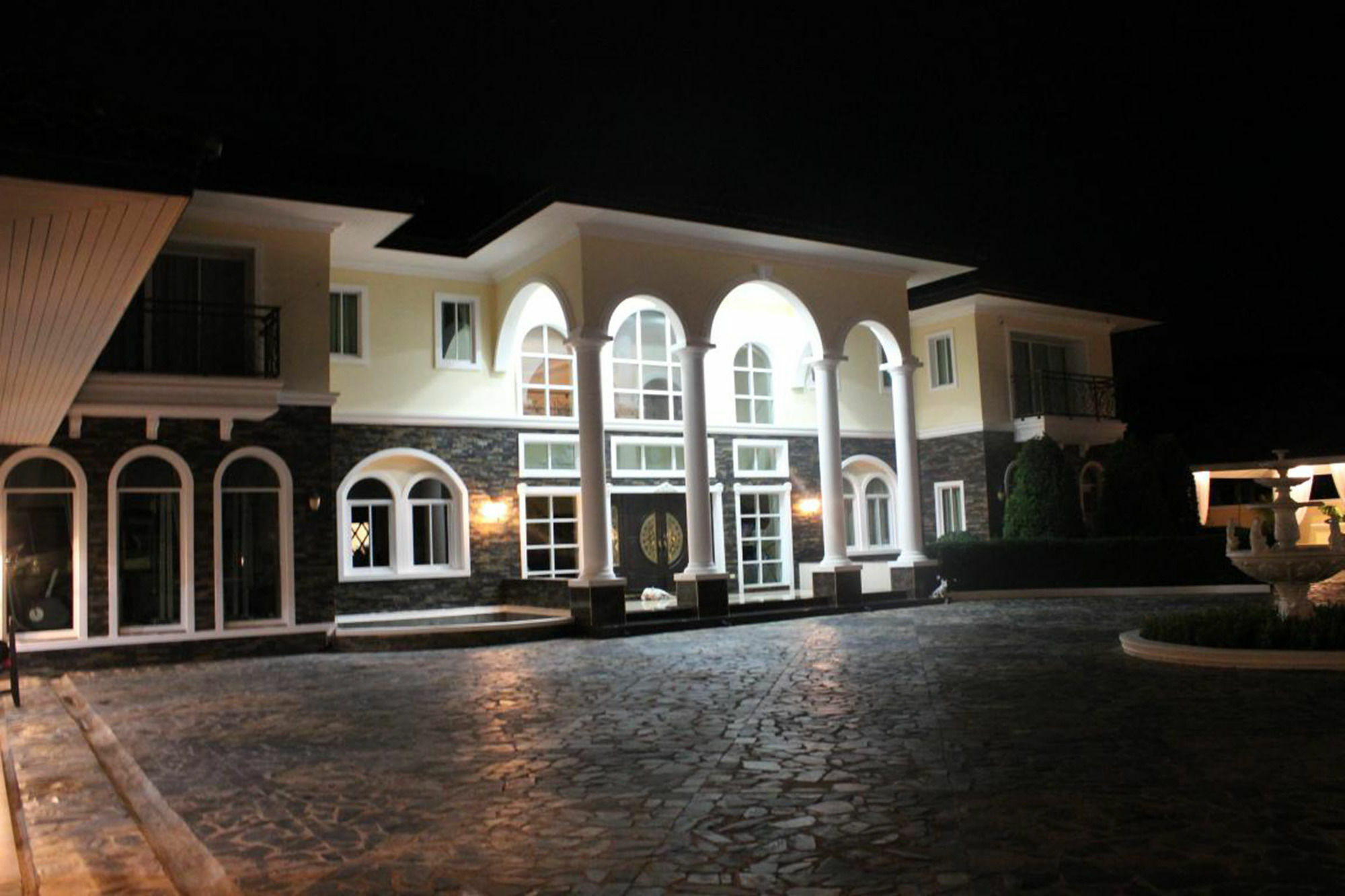 Guest house The Mansion