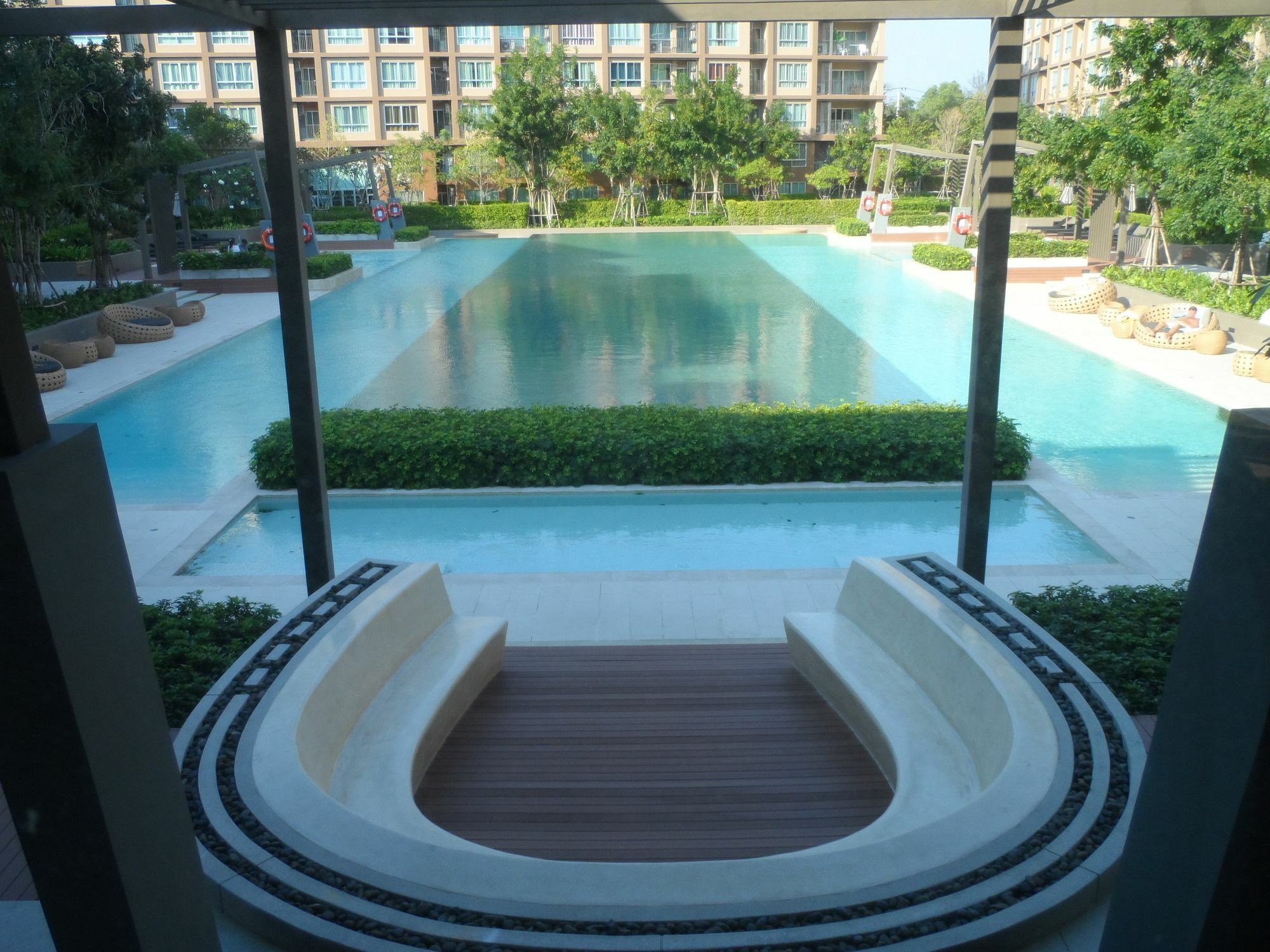 Apartment Baan Thew Lom By Woranan
