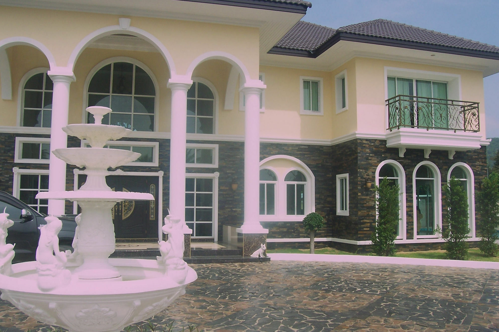 The Mansion Pran Buri