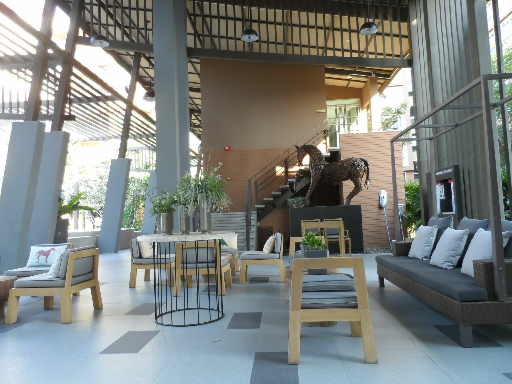 Apartment Baan Thew Lom By Woranan Cha-Am