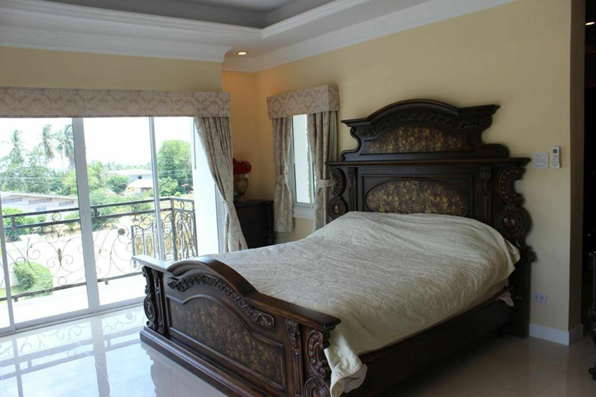 The Mansion 3*