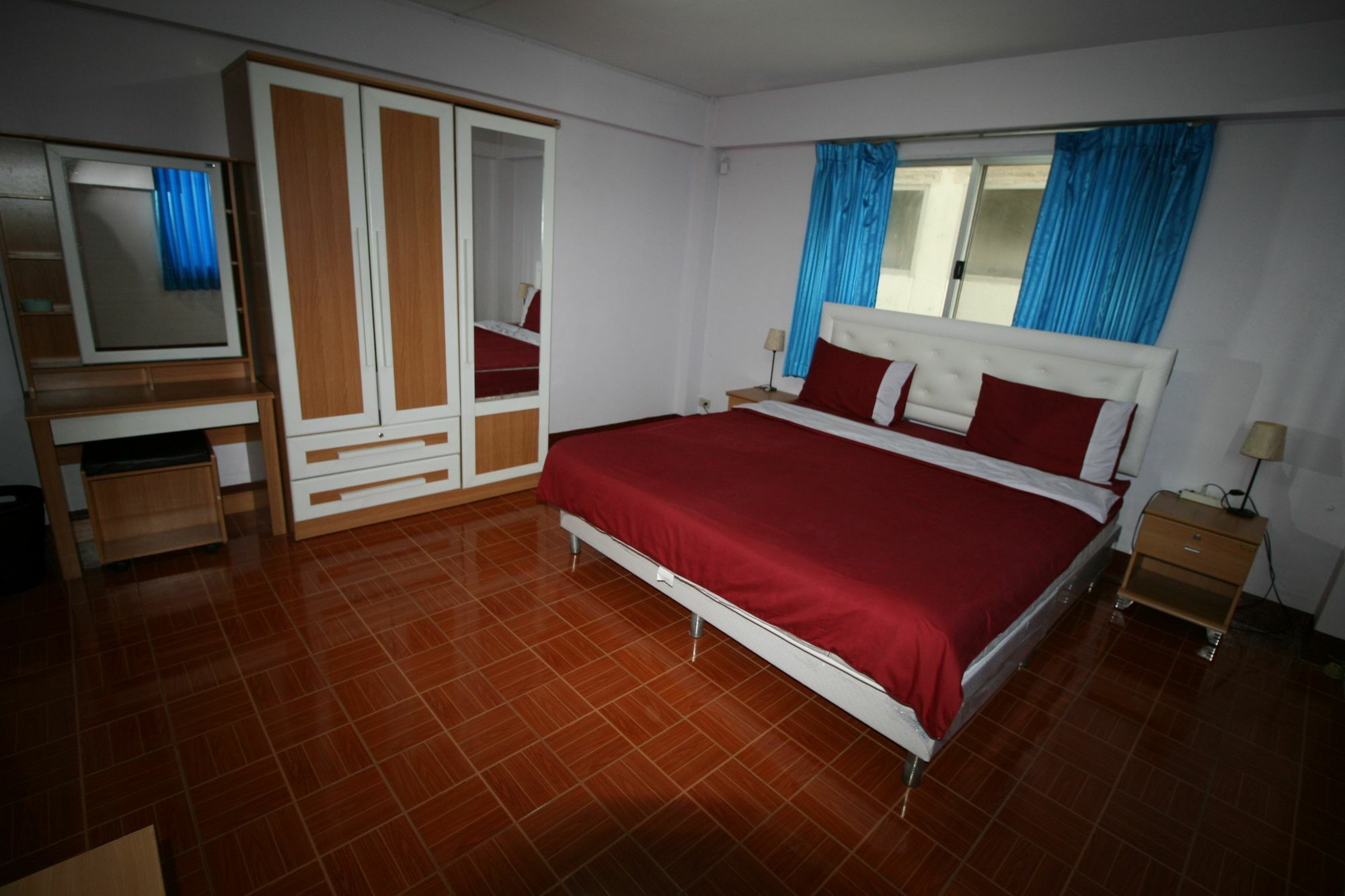 Beachfront Cha Am Guest house