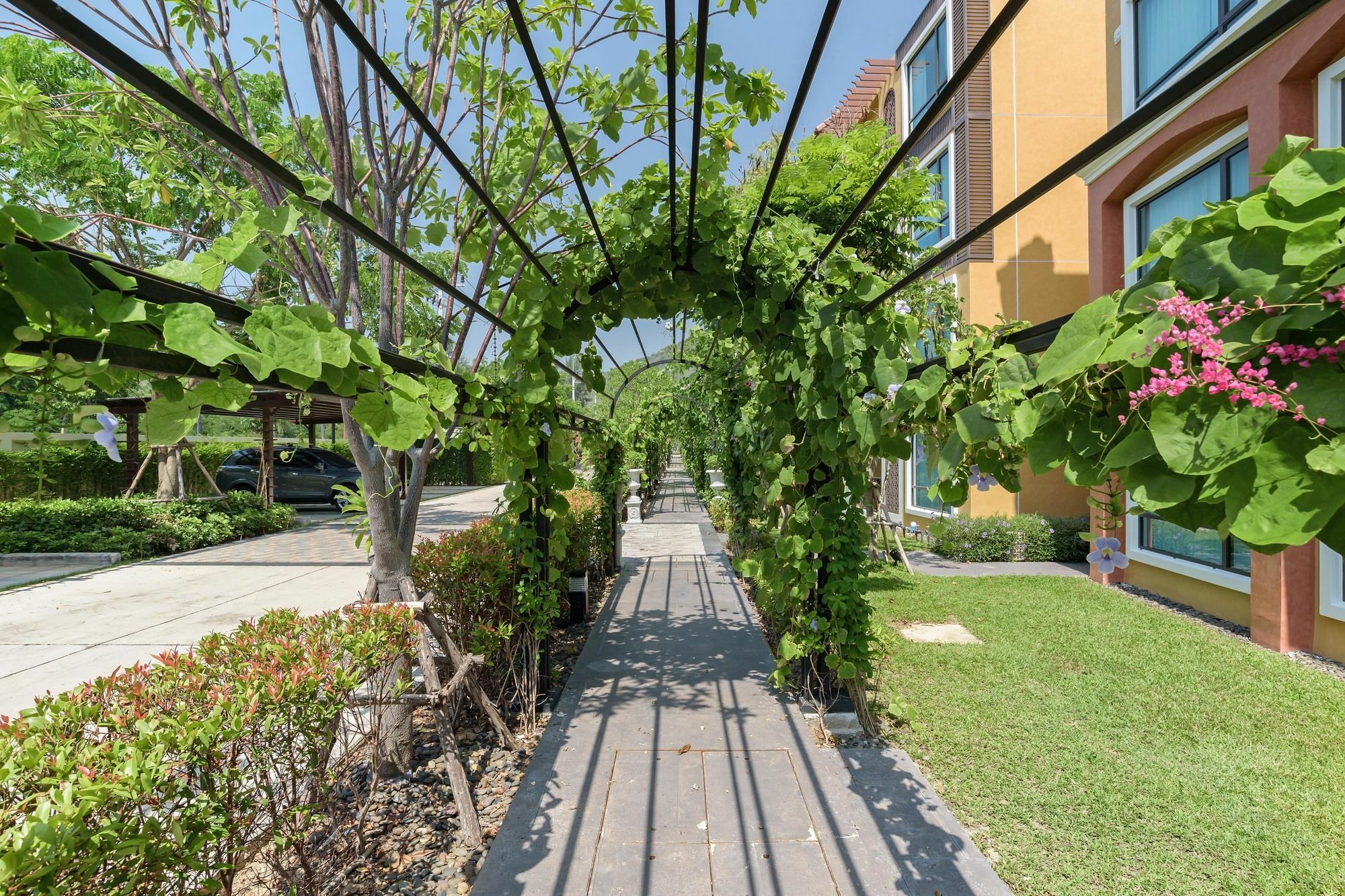 Bella Costa By Favstay Apartment