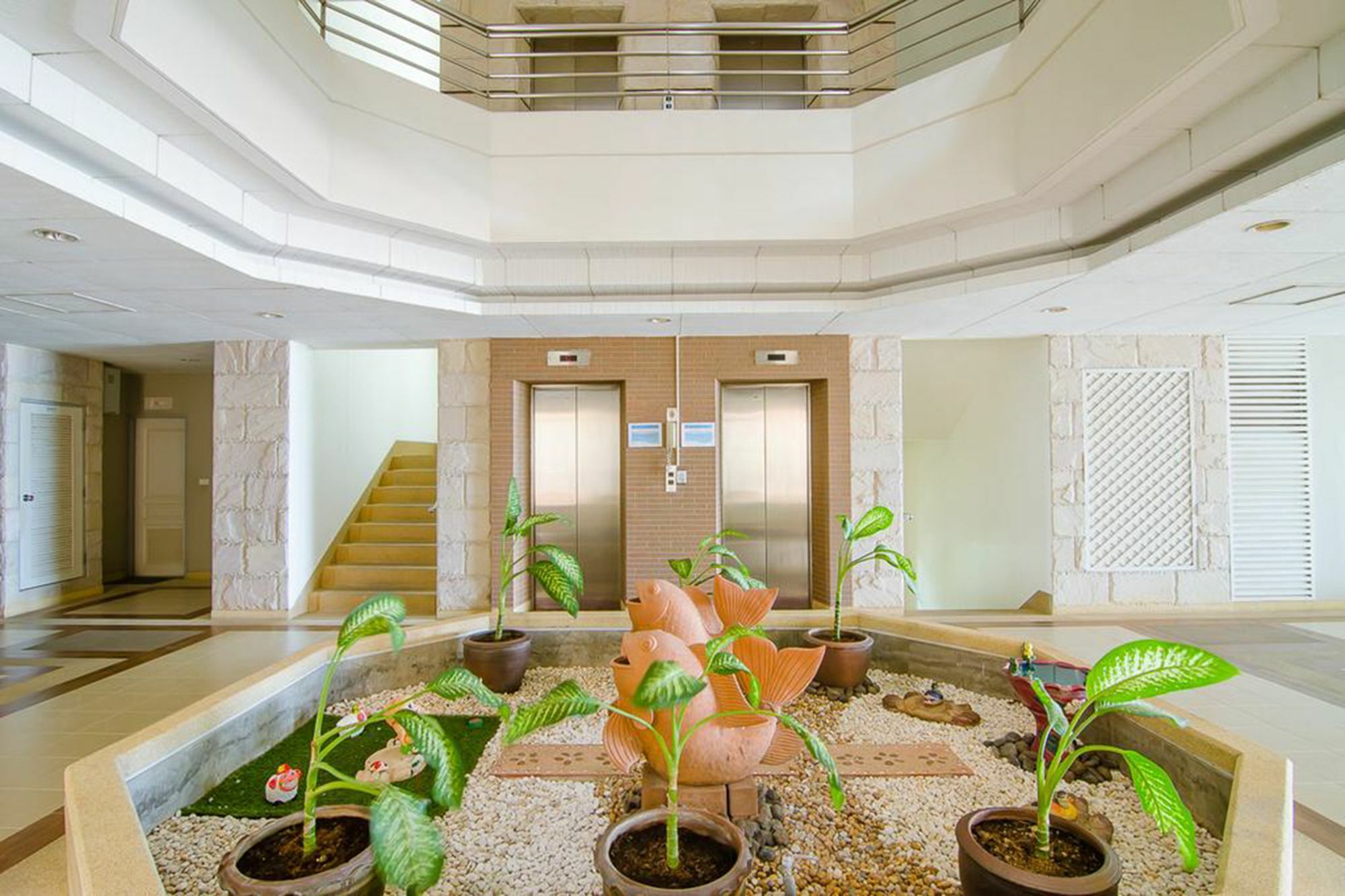 Baan Hansa Apartment *