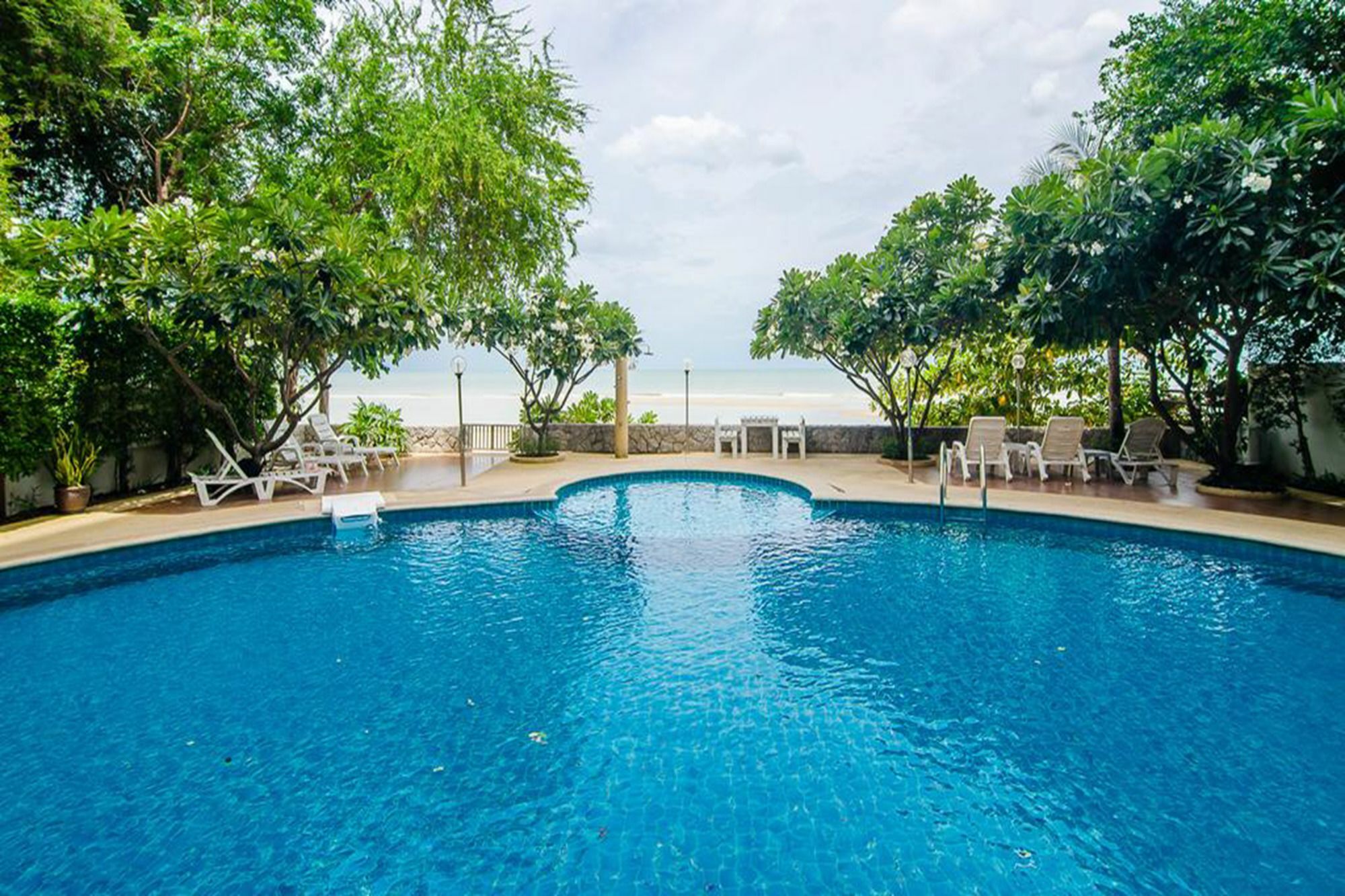 Baan Hansa Apartment