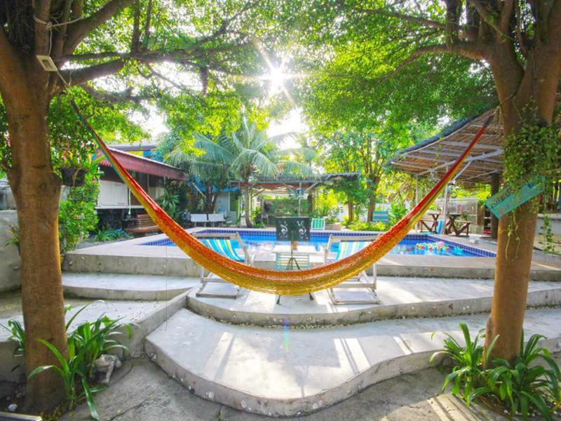 Surf House Hotel
