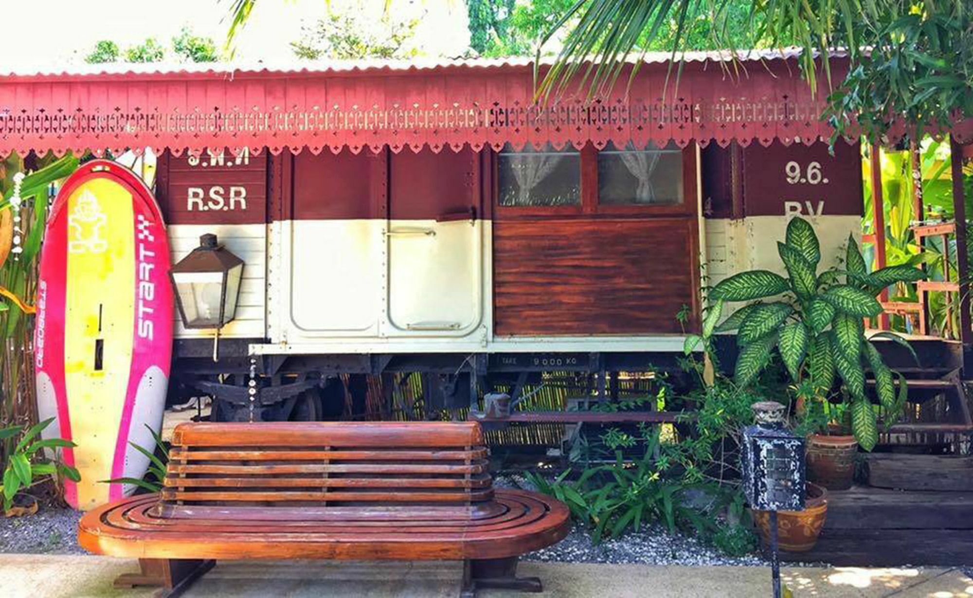 Surf House Hotel
