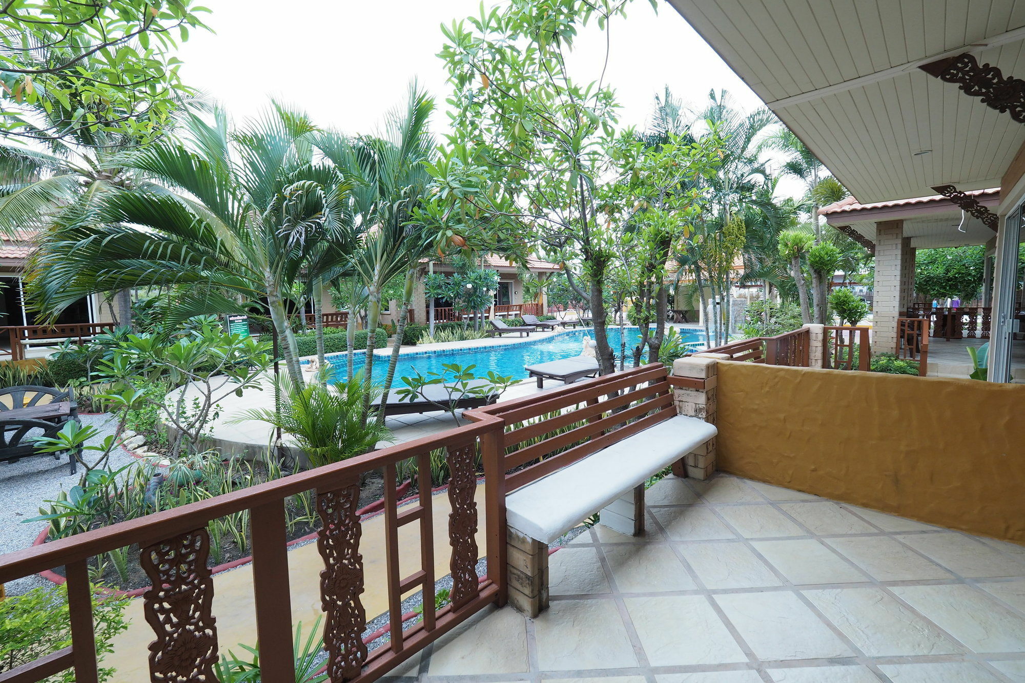 Jing Hotel 3*
