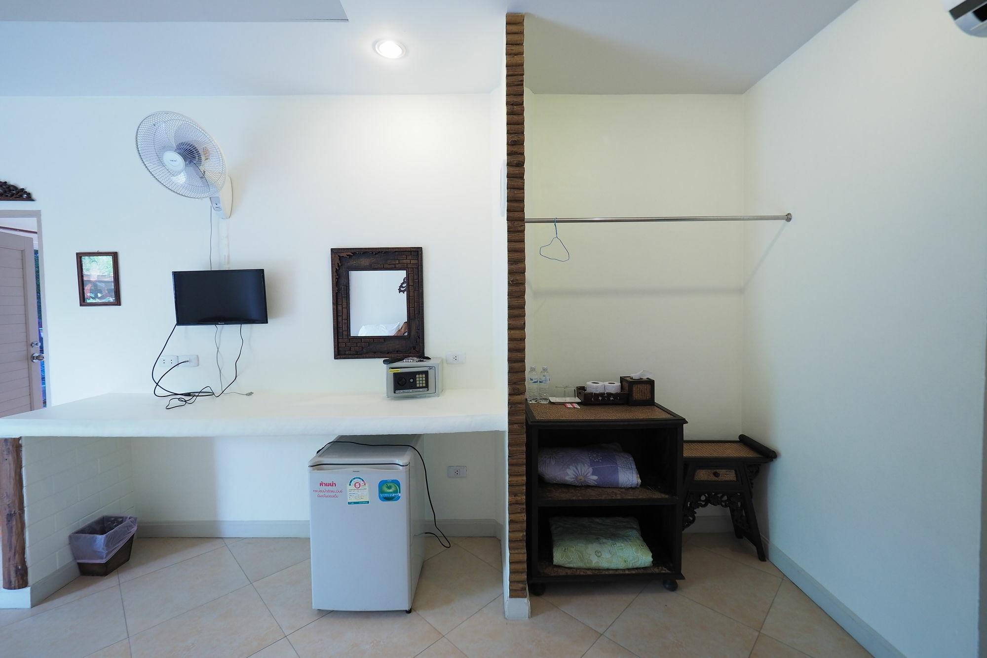 Jing Hotel 3*