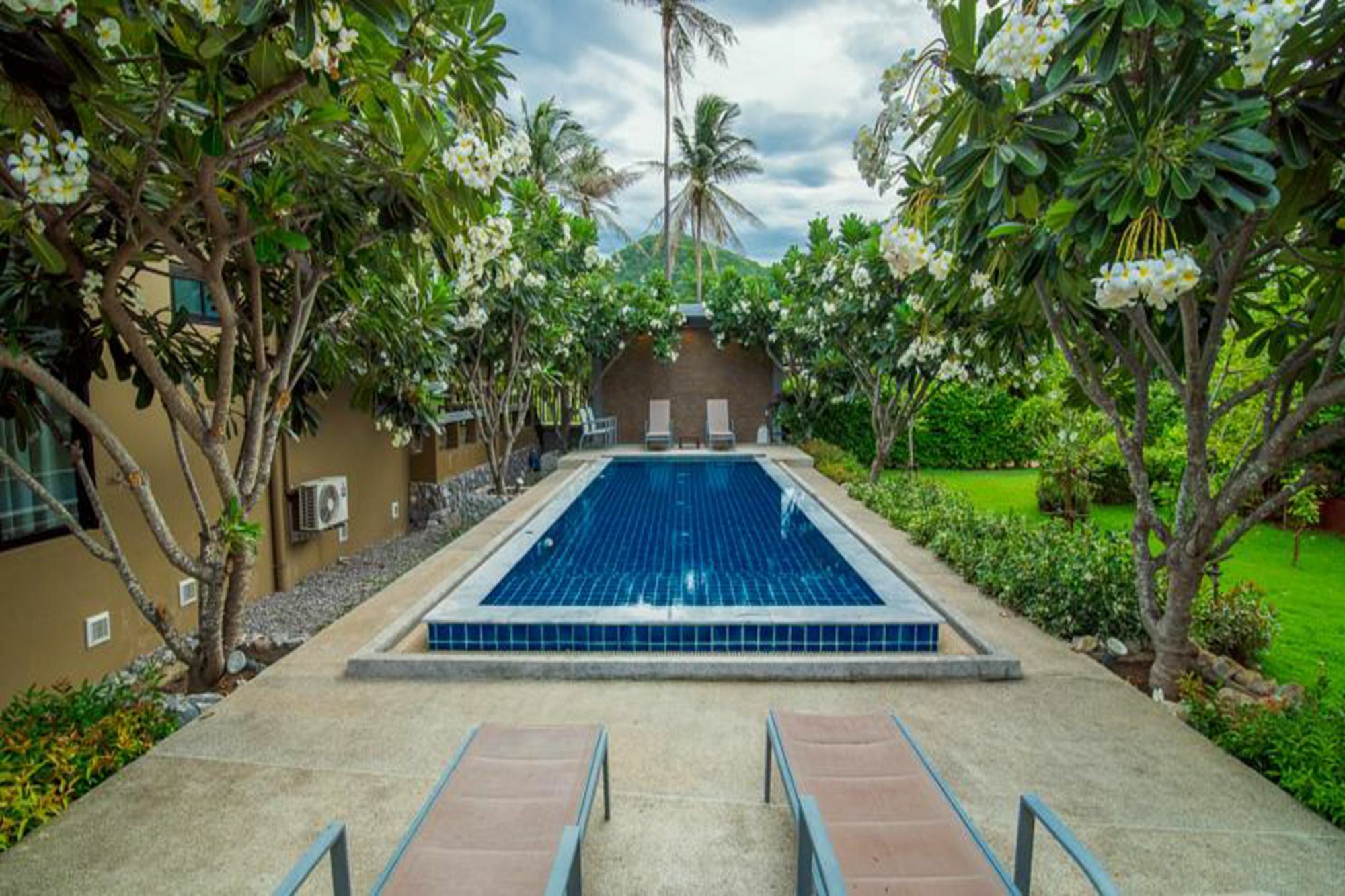 Na Pran, Pool * Pran Buri