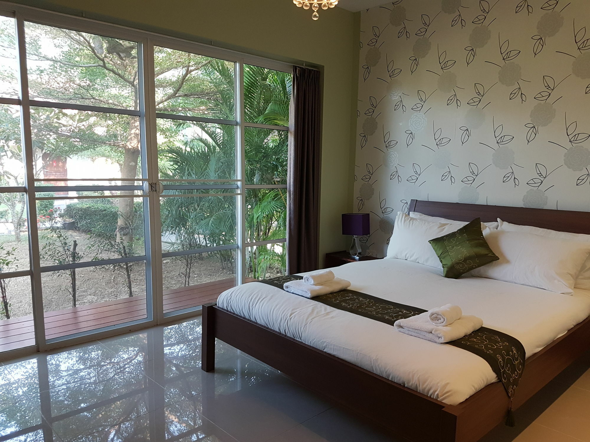 The Hillside 3*