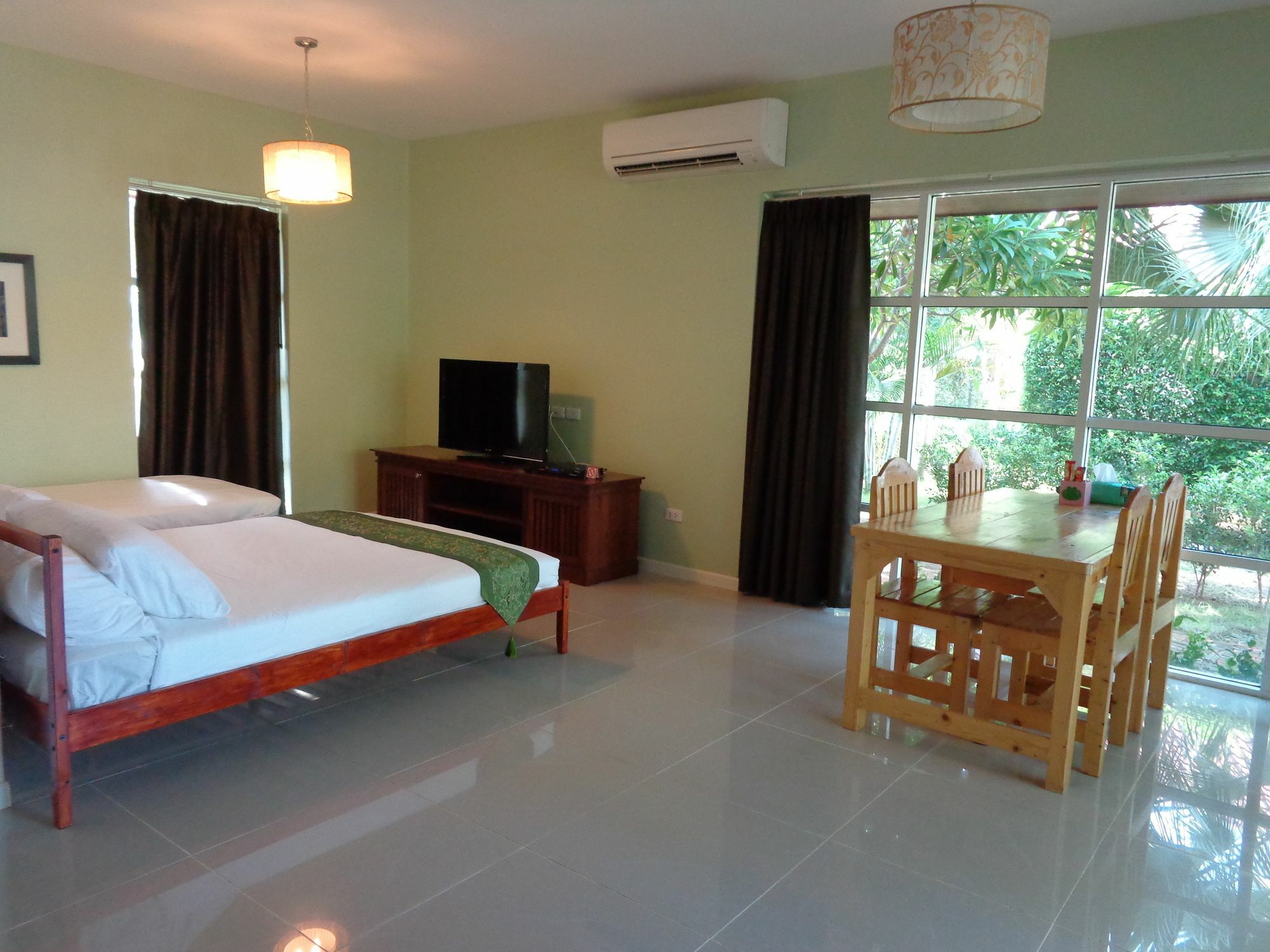 The Hillside 3*
