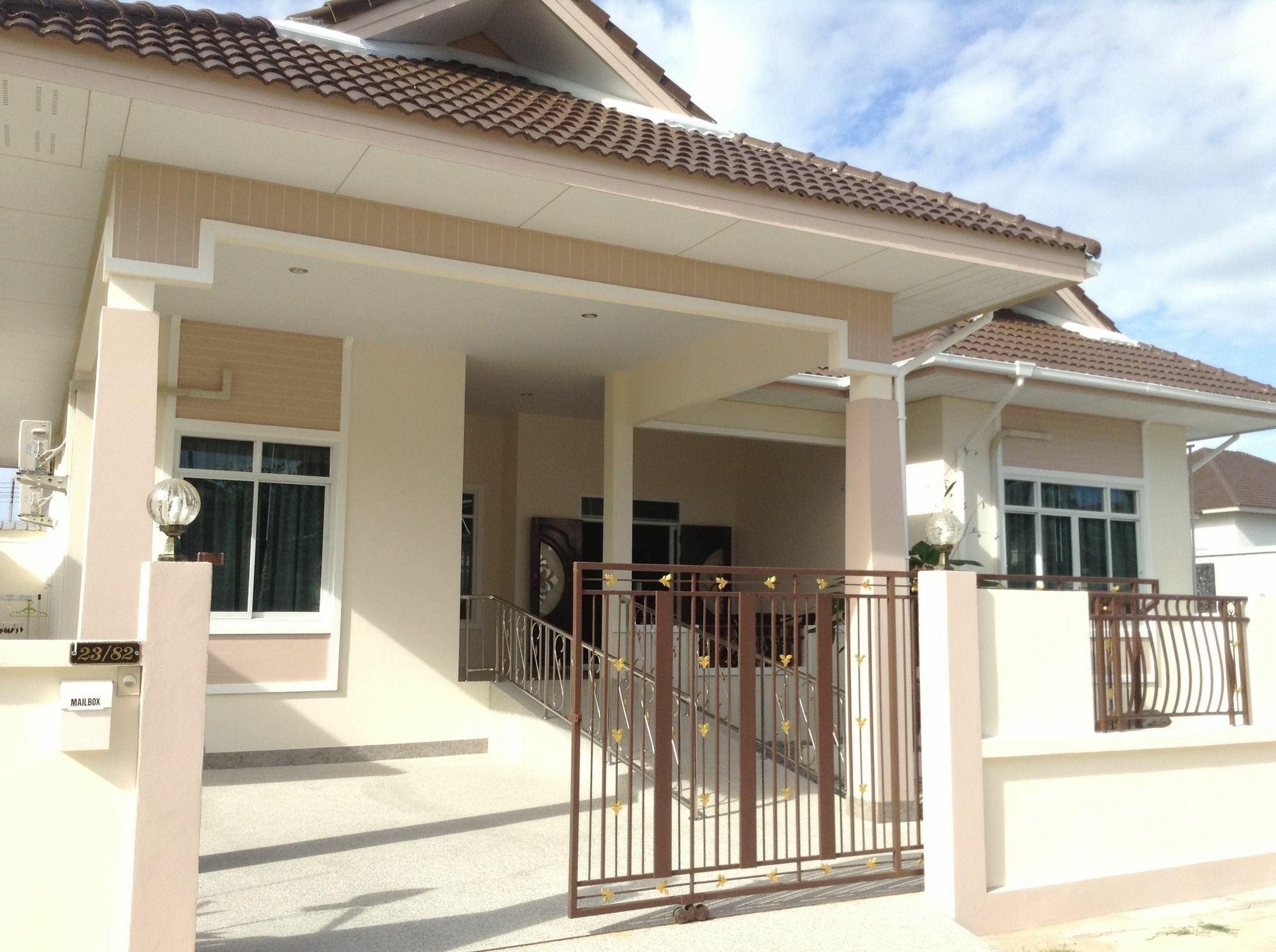 Villa Siam Court And Bang Sare