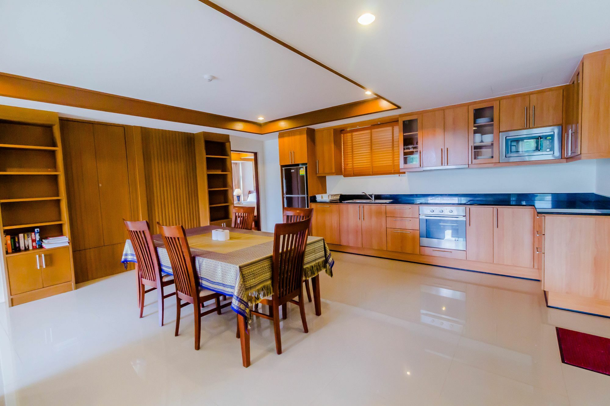 Sea View Hua Hin Hotel