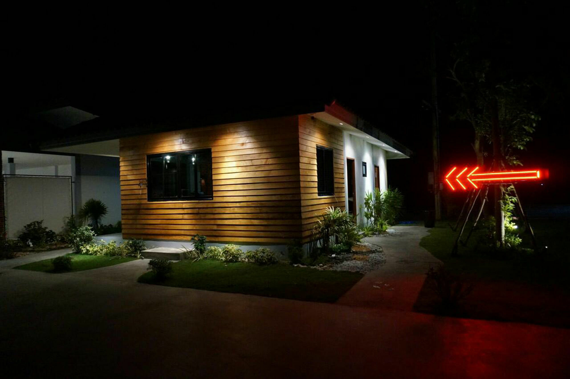Happy Field Hotel