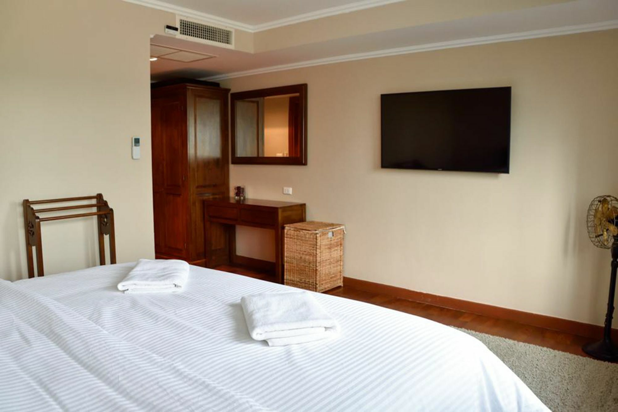 The Beach 2br Luxury Beachfront Chaam