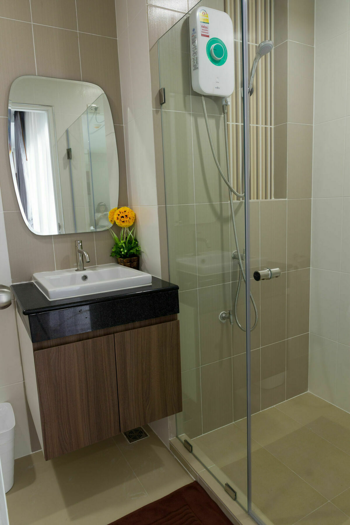 Modernbright Laemchabang Aparthotel