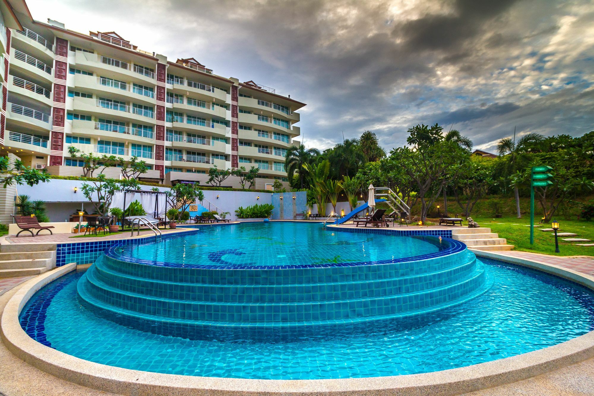 Sea View Hua Hin Hotel 3*