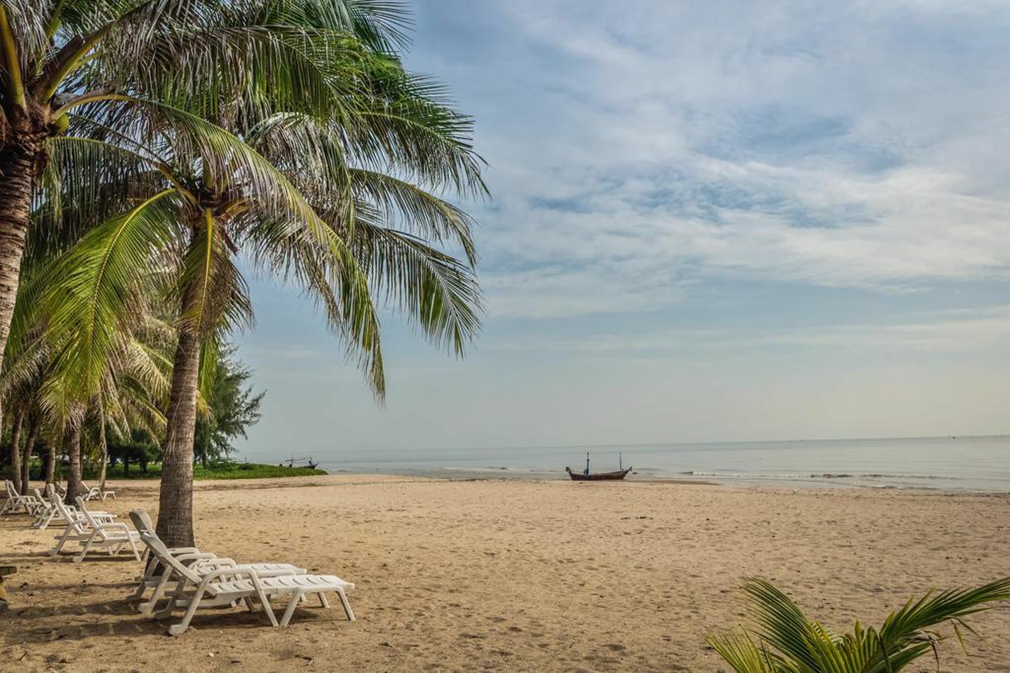 Apartment The Beach 2br Luxury Beachfront Chaam Cha-Am