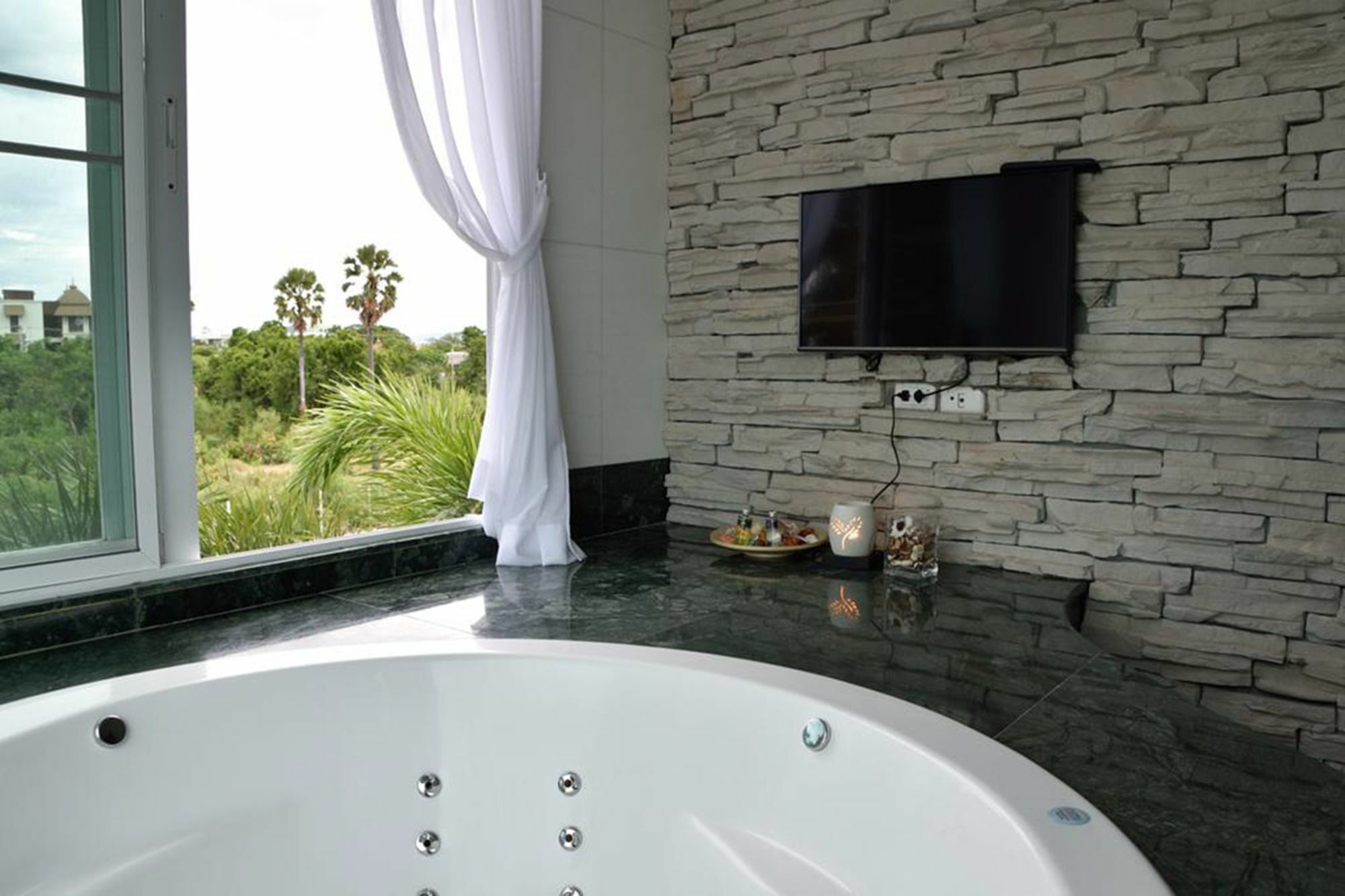 The Beach 2br Luxury Beachfront Chaam