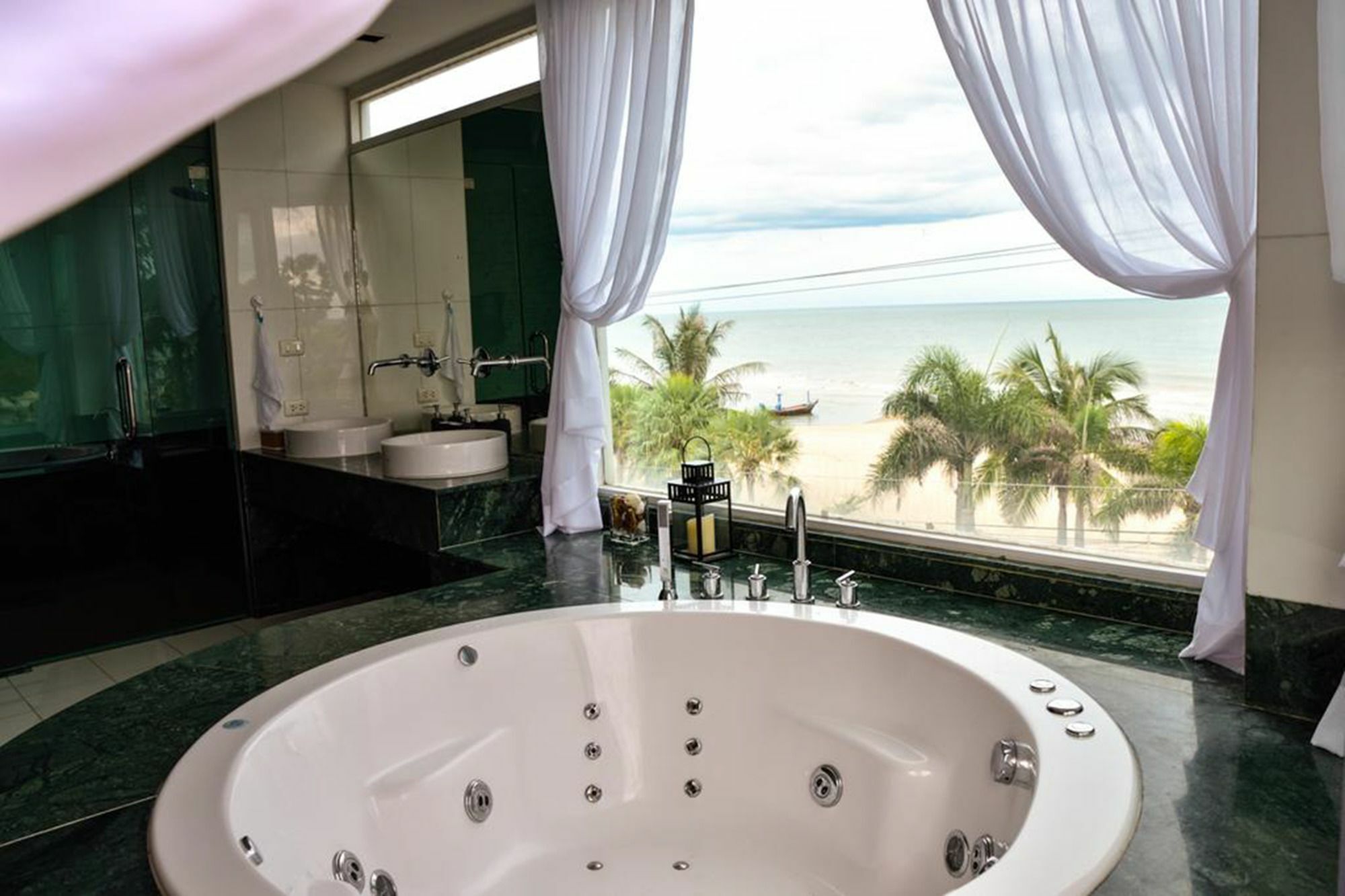 The Beach 2br Luxury Beachfront Chaam Cha-Am