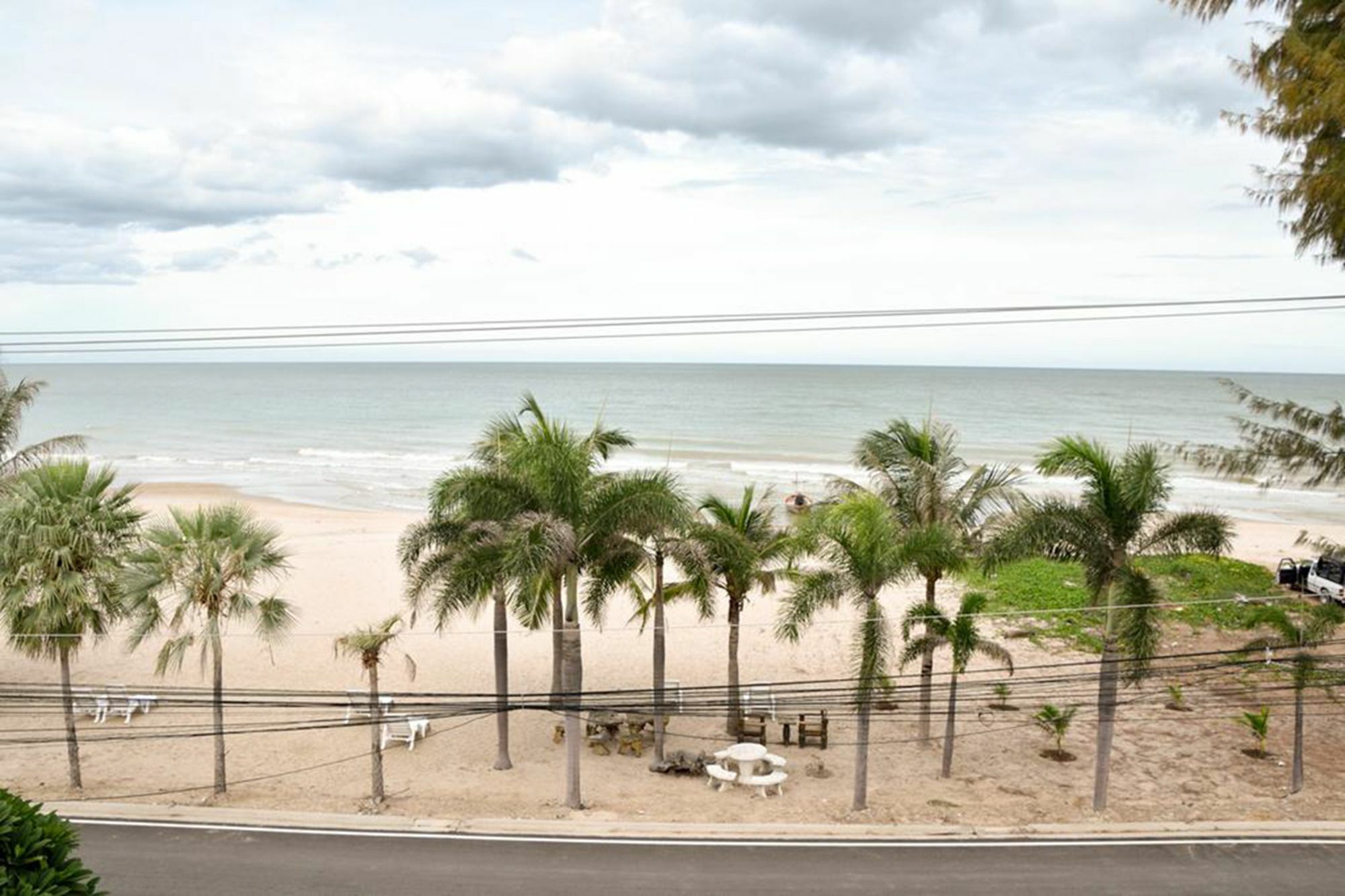 The Beach 2br Luxury Beachfront Chaam Cha-Am