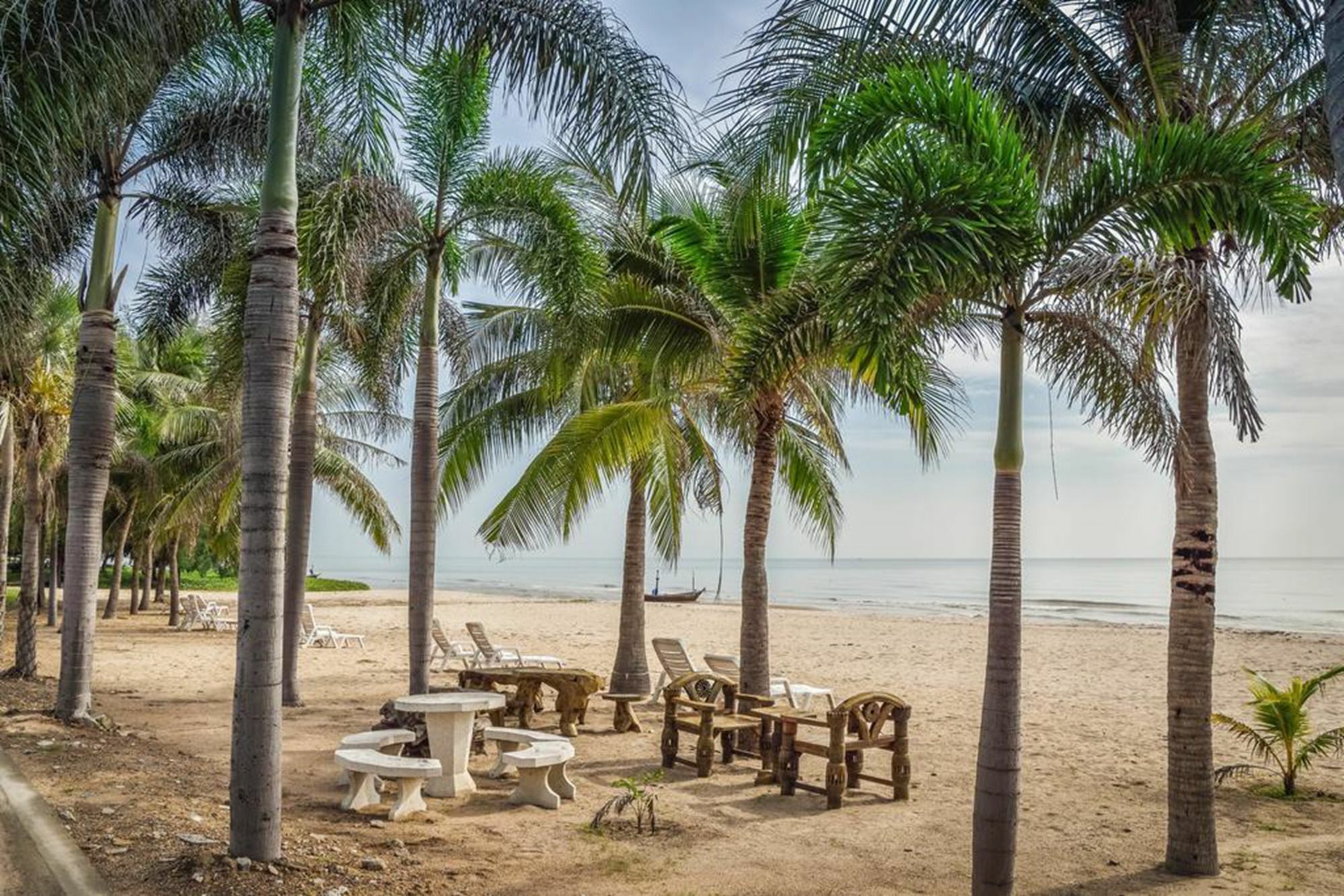 Apartment The Beach 2br Luxury Beachfront Chaam Cha-Am