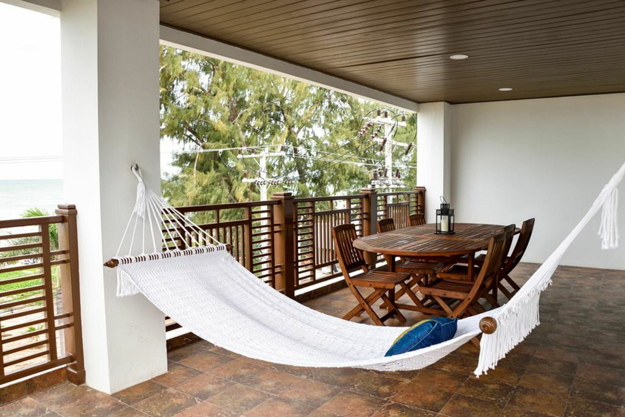 The Beach 2br Luxury Beachfront Chaam Apartment *