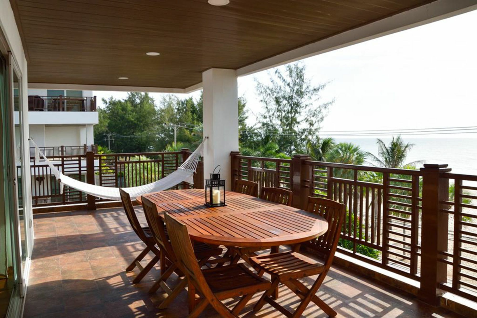 The Beach 2br Luxury Beachfront Chaam Apartment Cha-Am