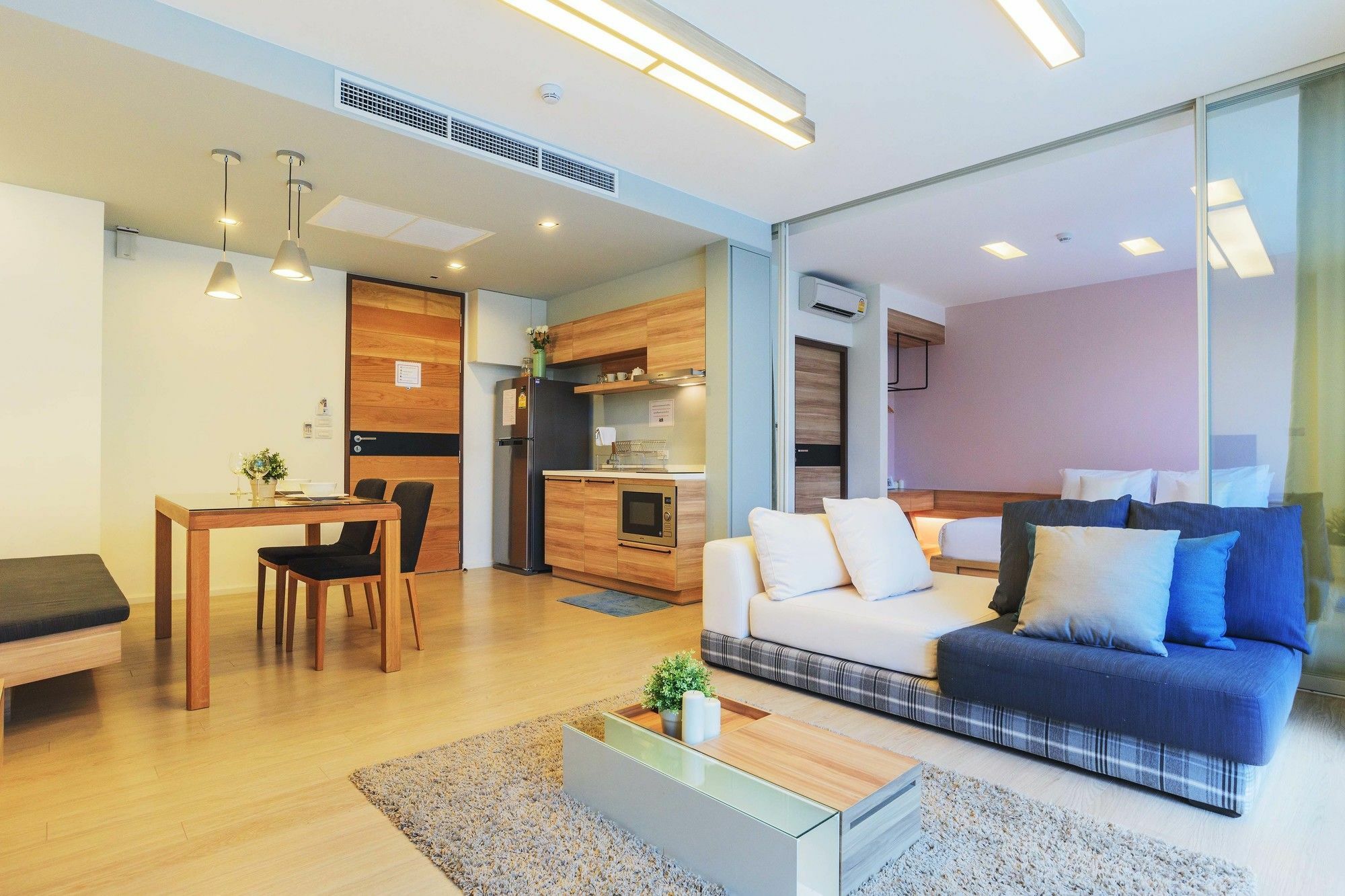 Luxury Apartment *